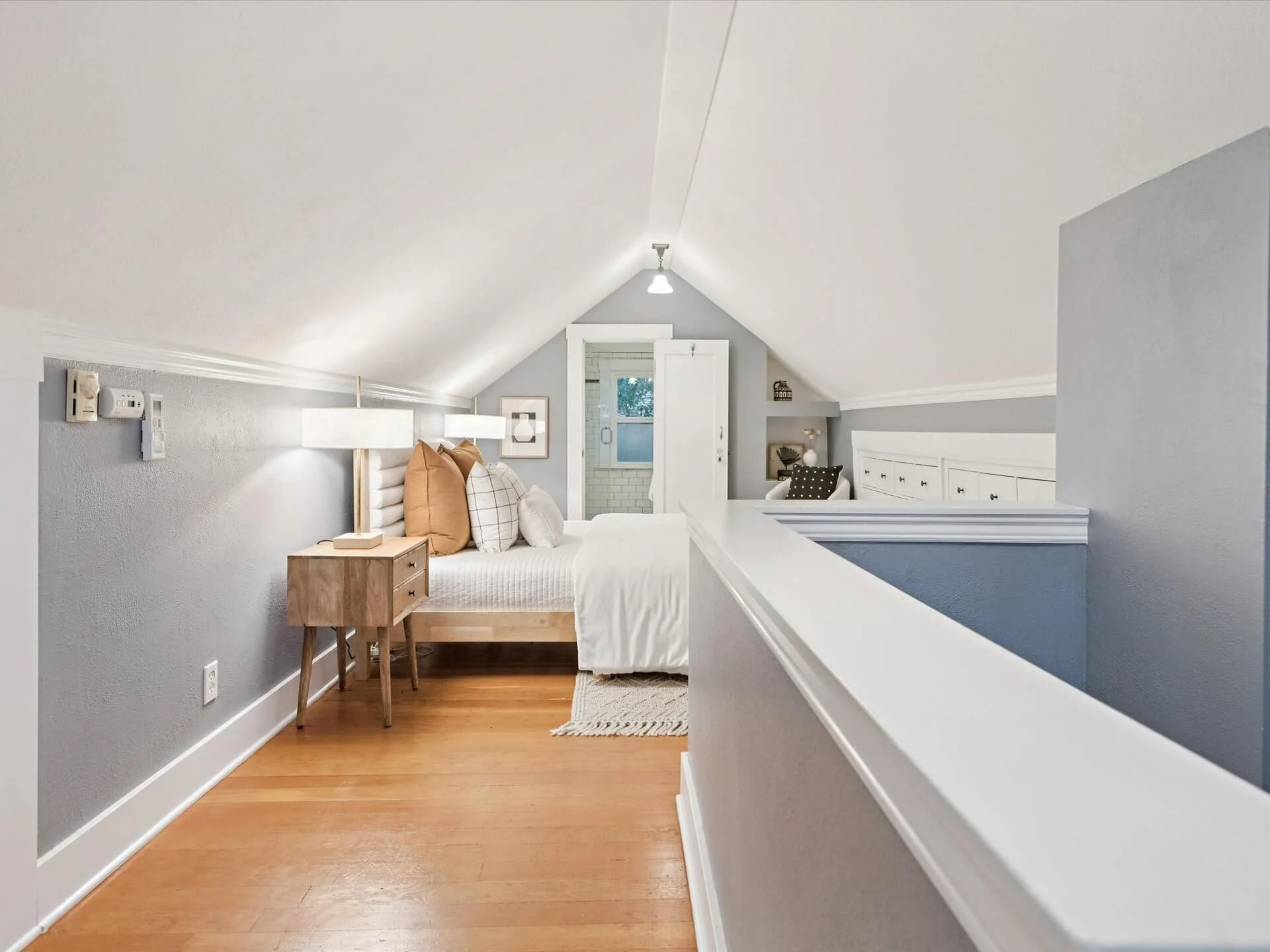 21-NE 57th Ave - Portland - 101.jpg
