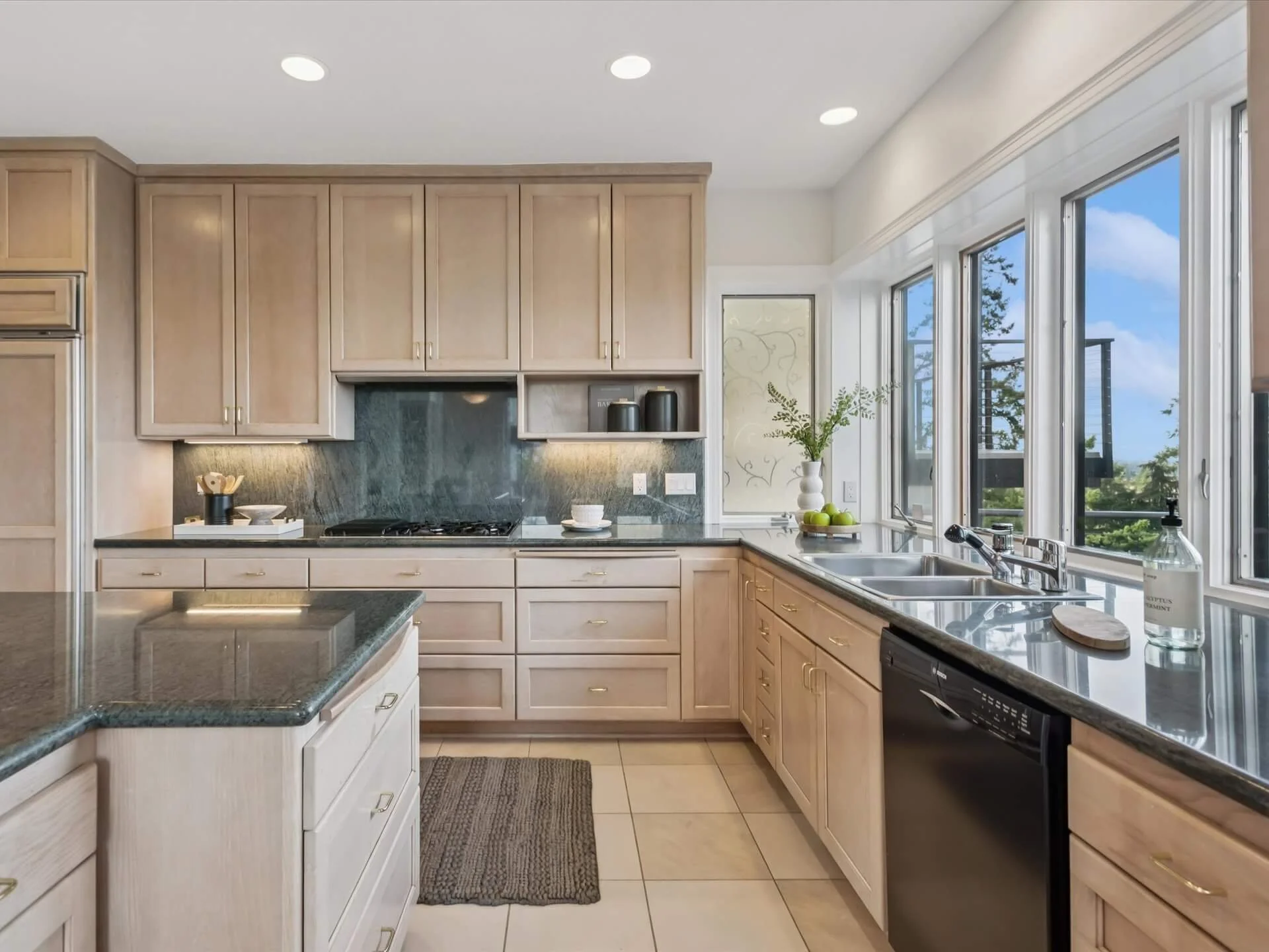 22-NE Cliff St - Portland - 096.jpg