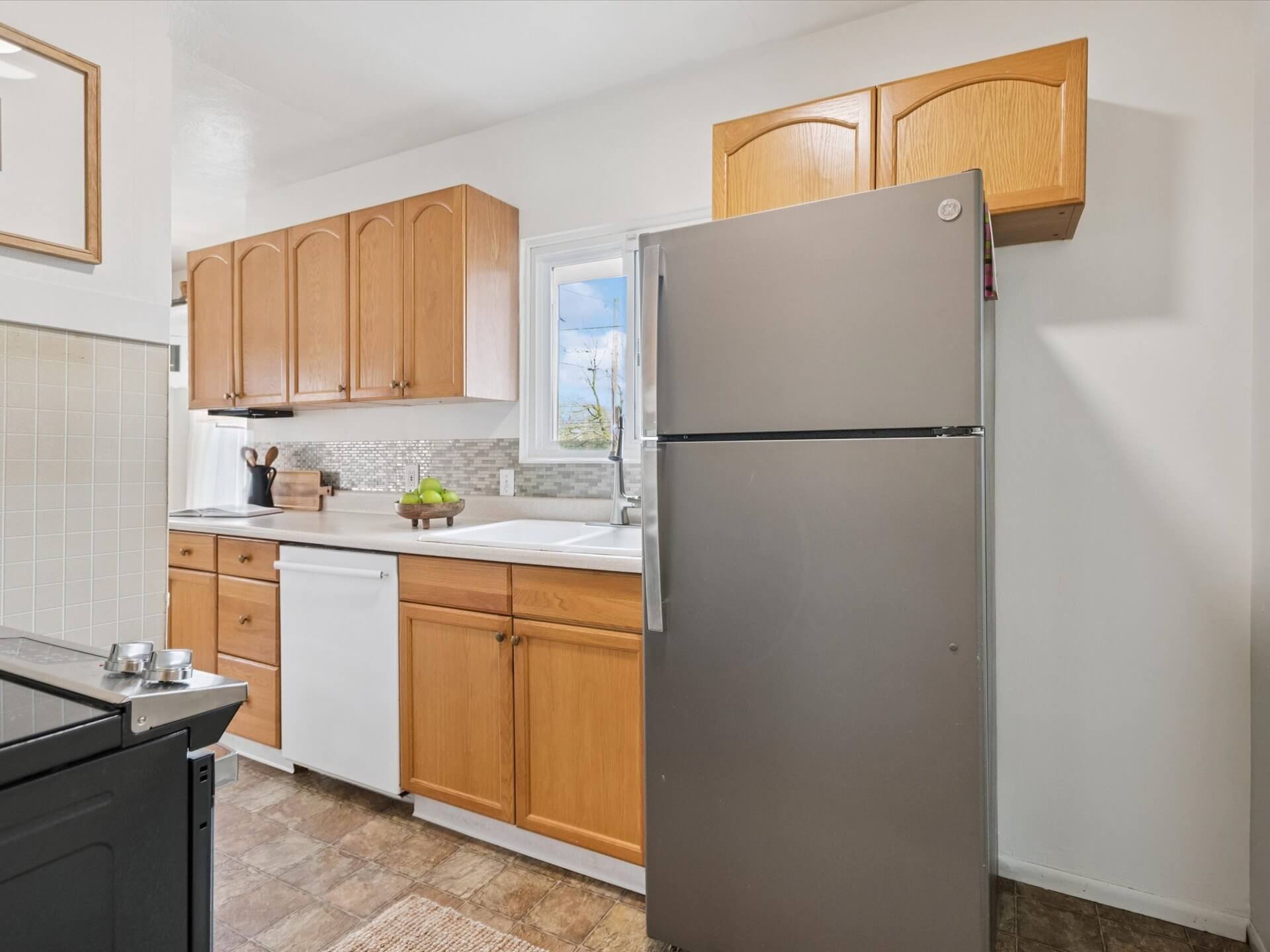 16-NE Oregon St - Portland - 076.jpg