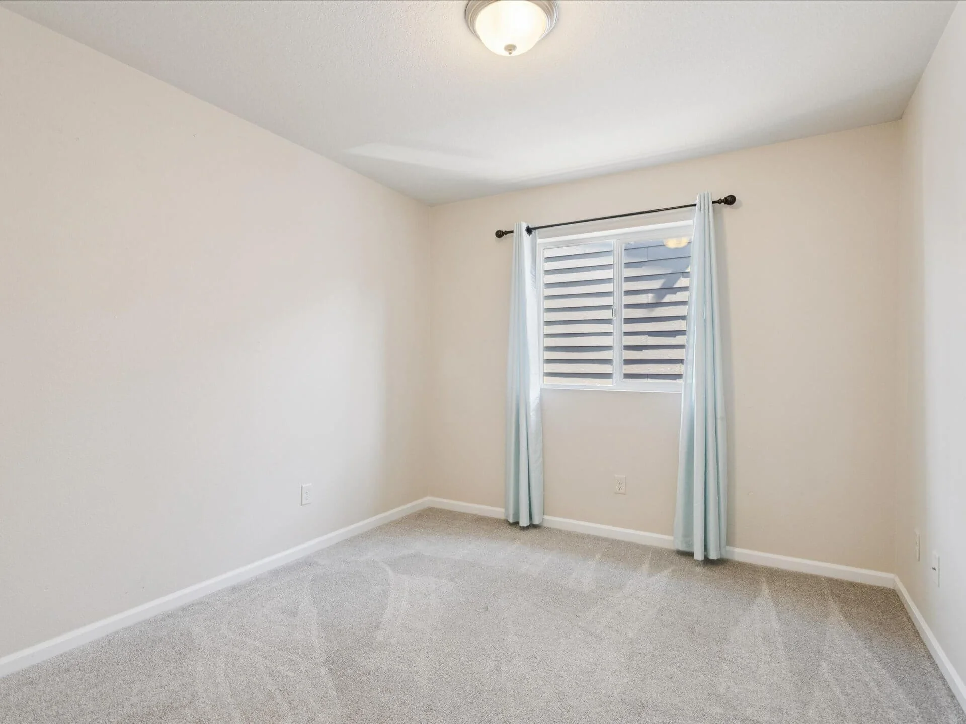 28-SE Taralon Drive - Happy Valley - 136.jpg