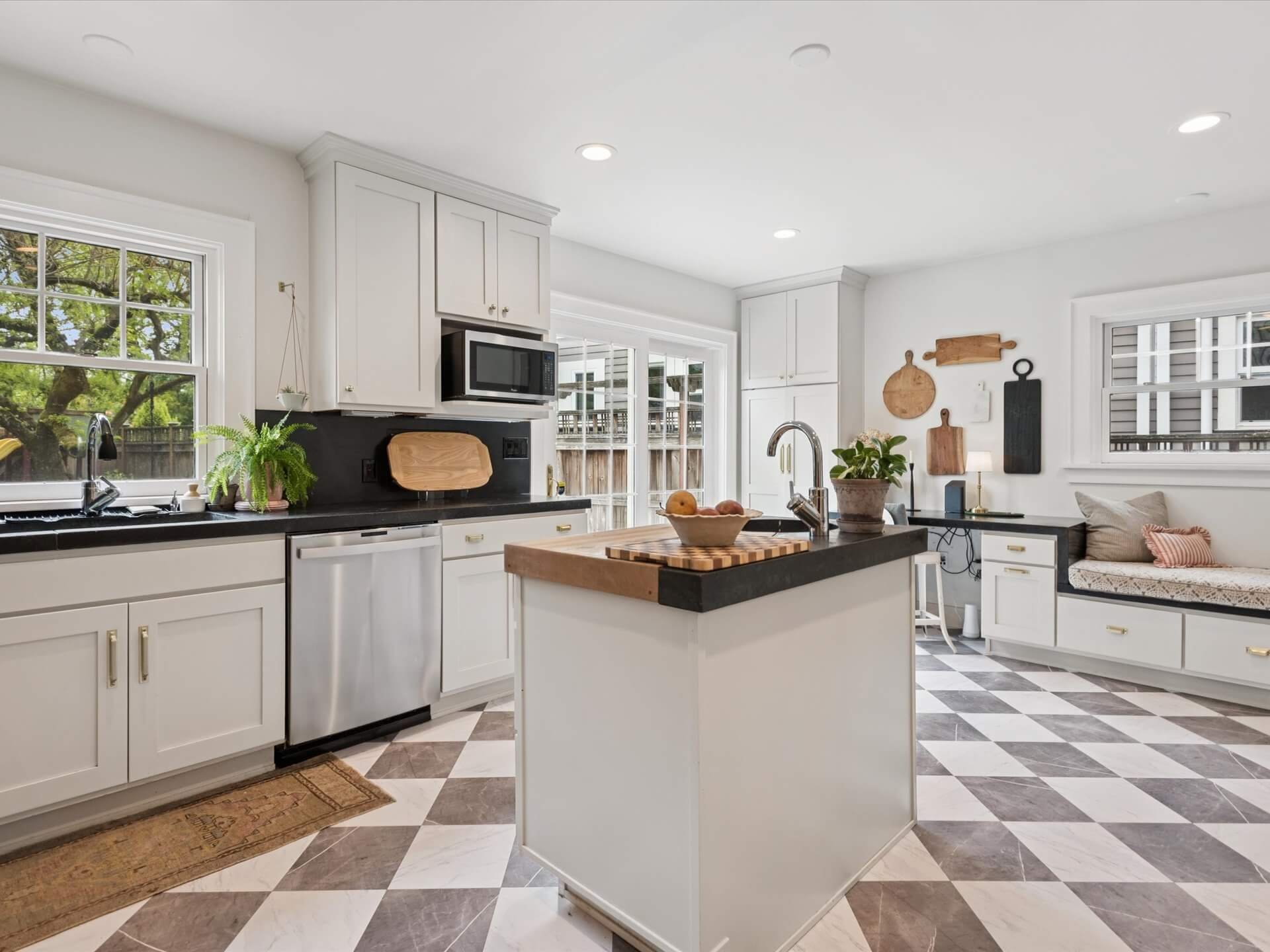 12-NE Multnomah St - Portland - 056.jpg