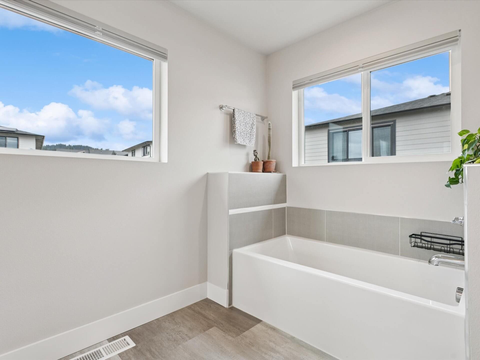 33-SE Snow Blanket Terrace - Happy Valley - 161.jpg