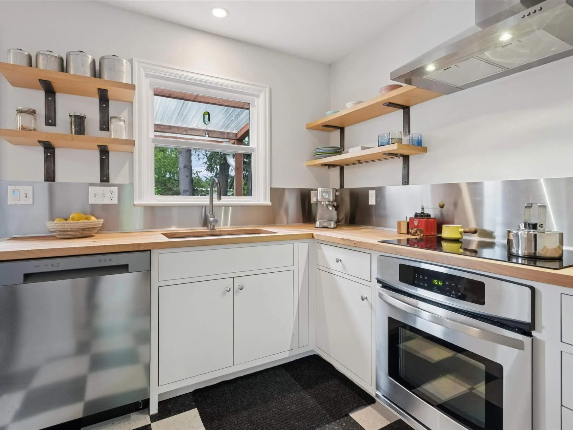 13-SE Tibbetts St. - Portland - 061.jpg