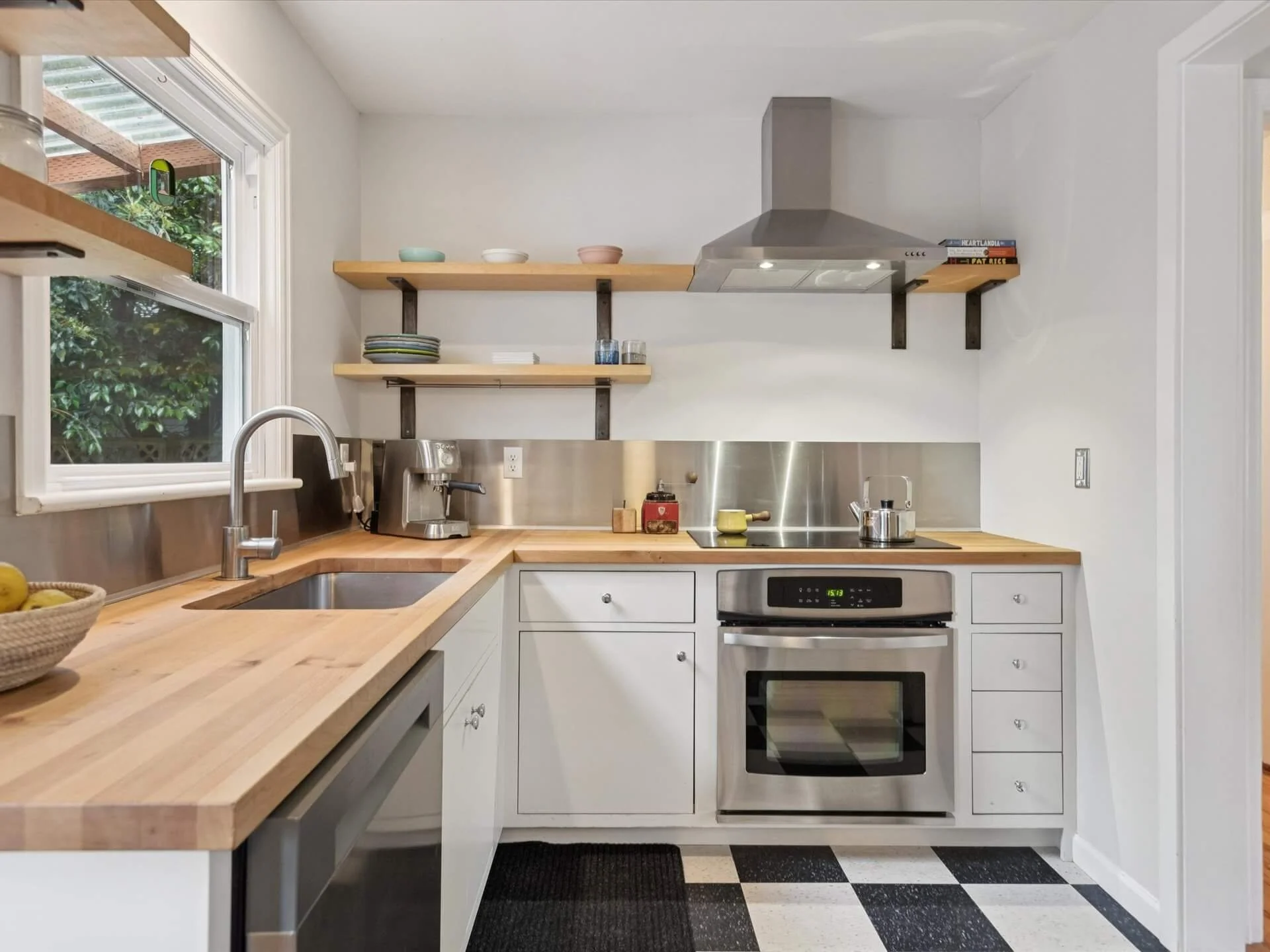 15-SE Tibbetts St. - Portland - 071.jpg