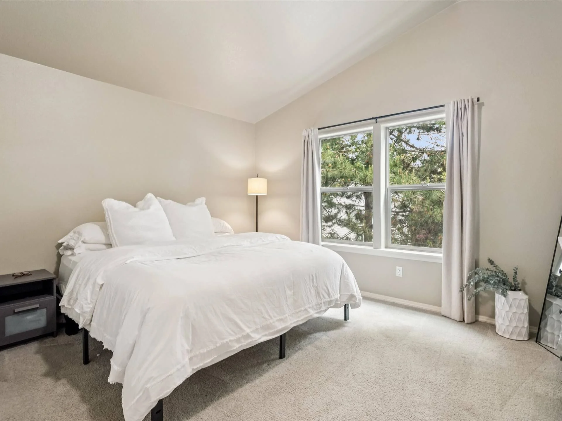 19-SW Stone Ridge Cir - Beaverton - 091.jpg