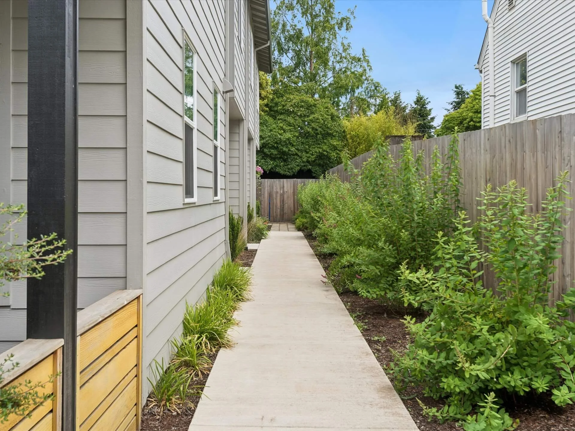 03-N Burrage Ave - Portland - 011.jpg
