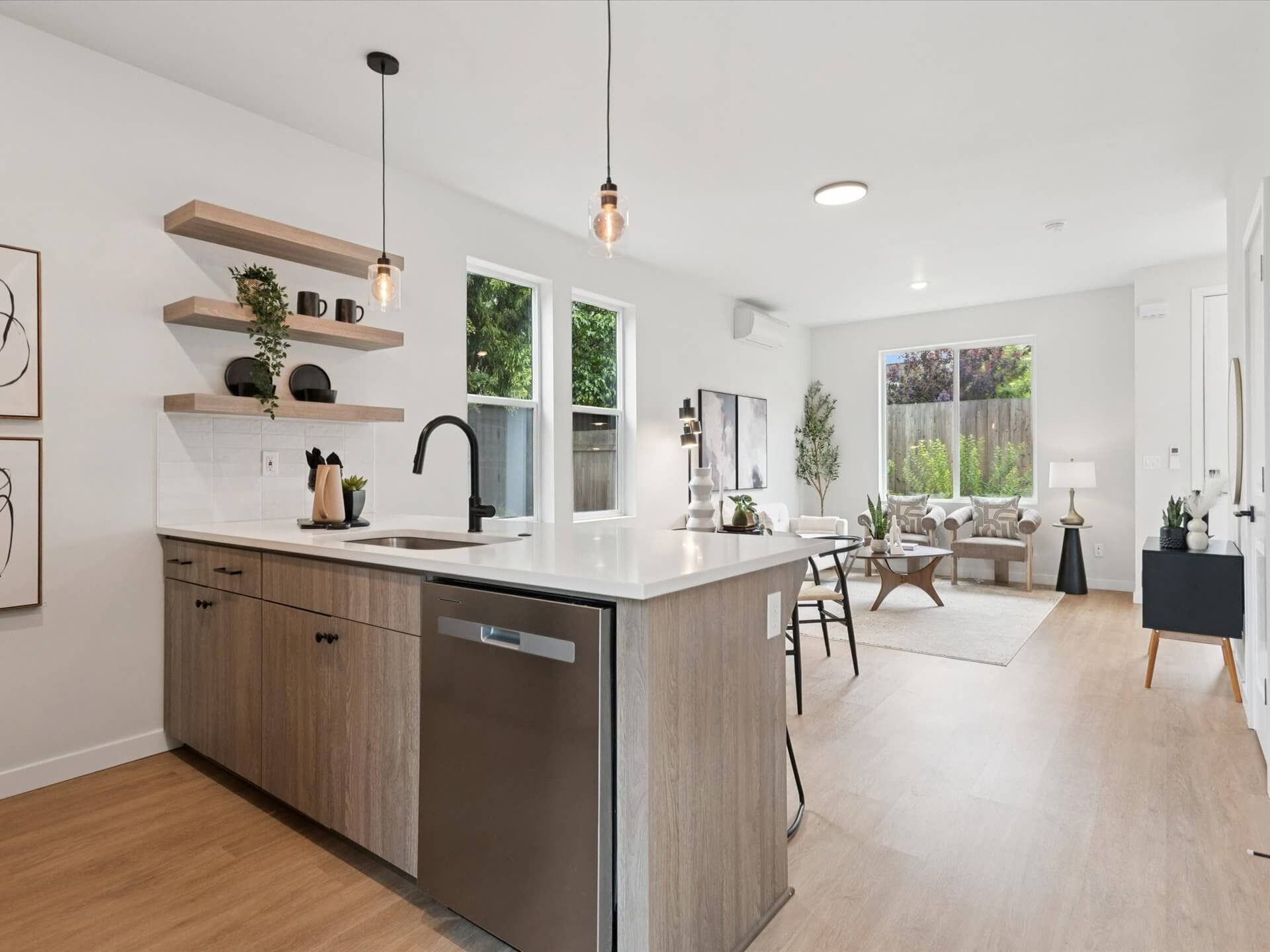 21-N Burrage Ave - Portland - 101.jpg
