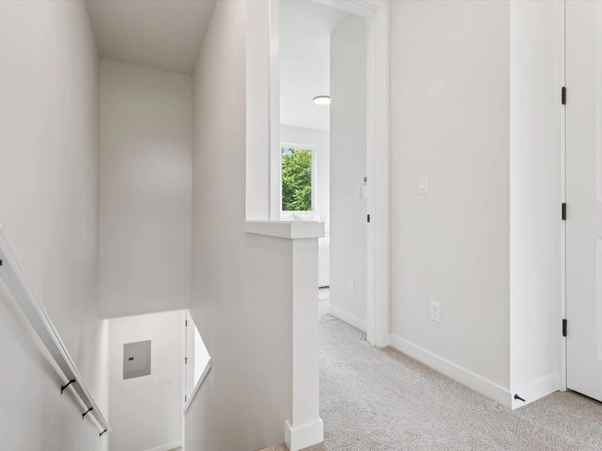 23-N Burrage Ave - Portland - 111.jpg