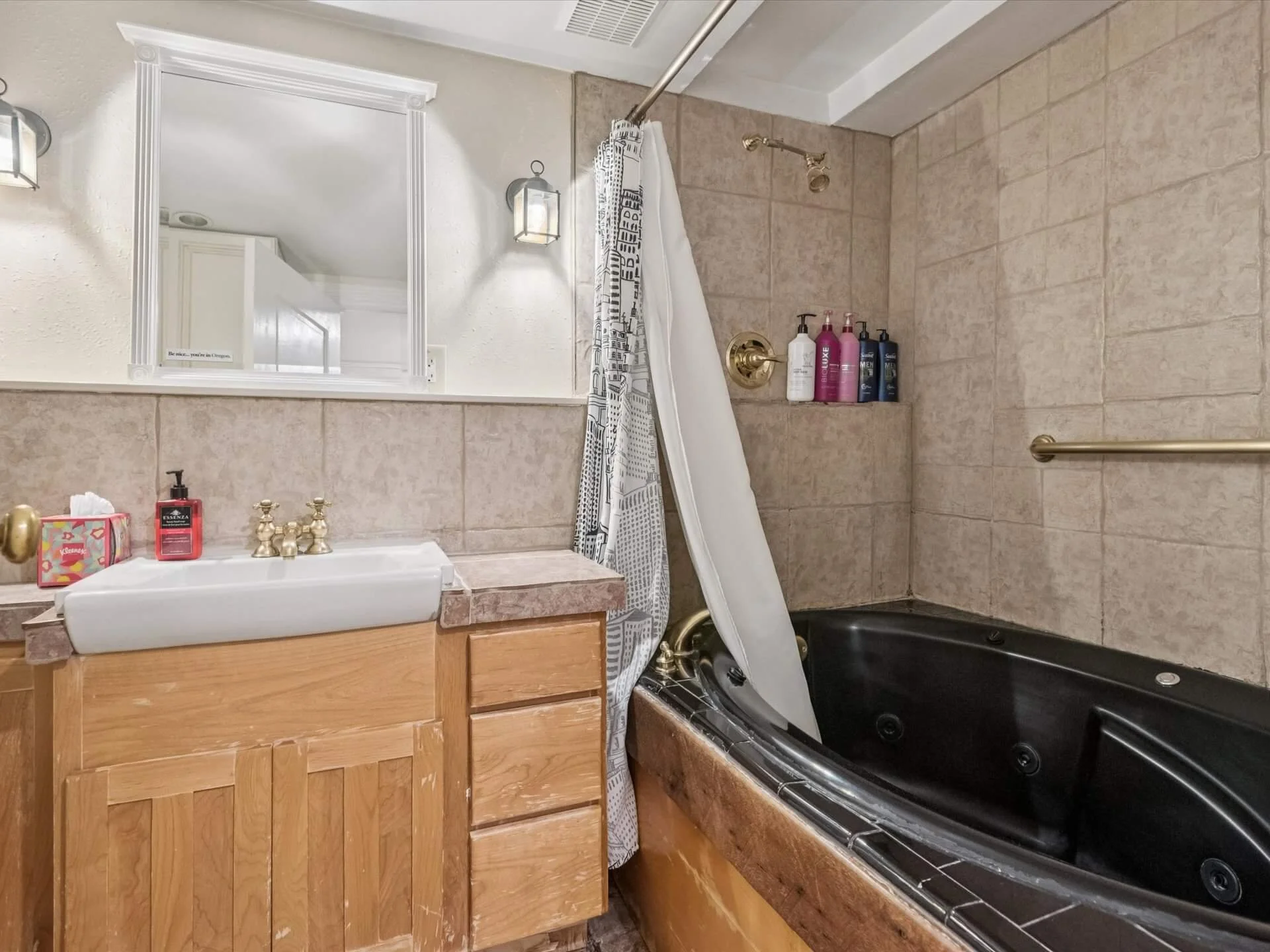 36-NW Thurman St - Portland - 176.jpg
