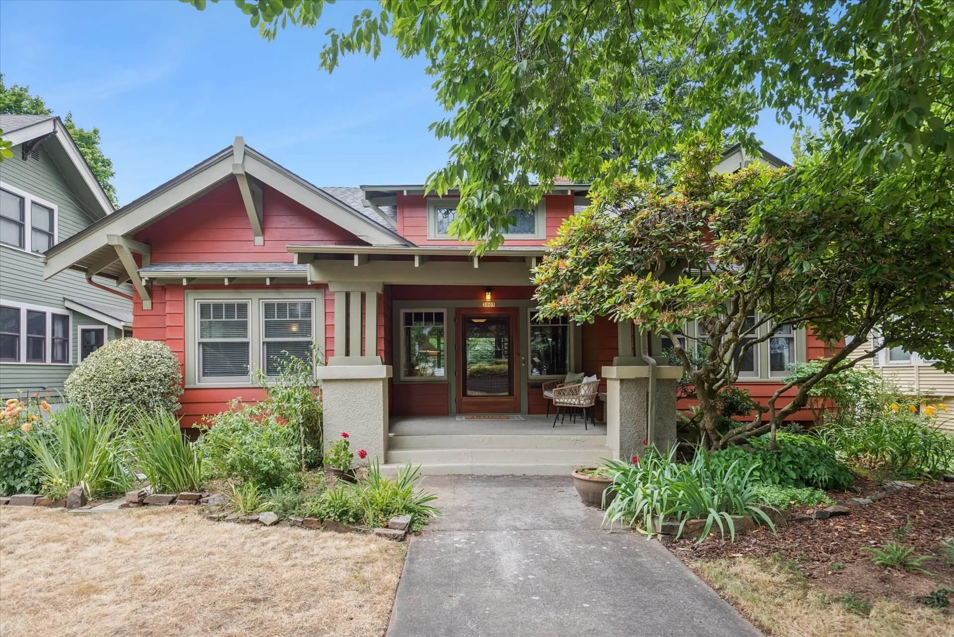 2005 NE 48th Ave. <strong>$729,000 </strong&gt