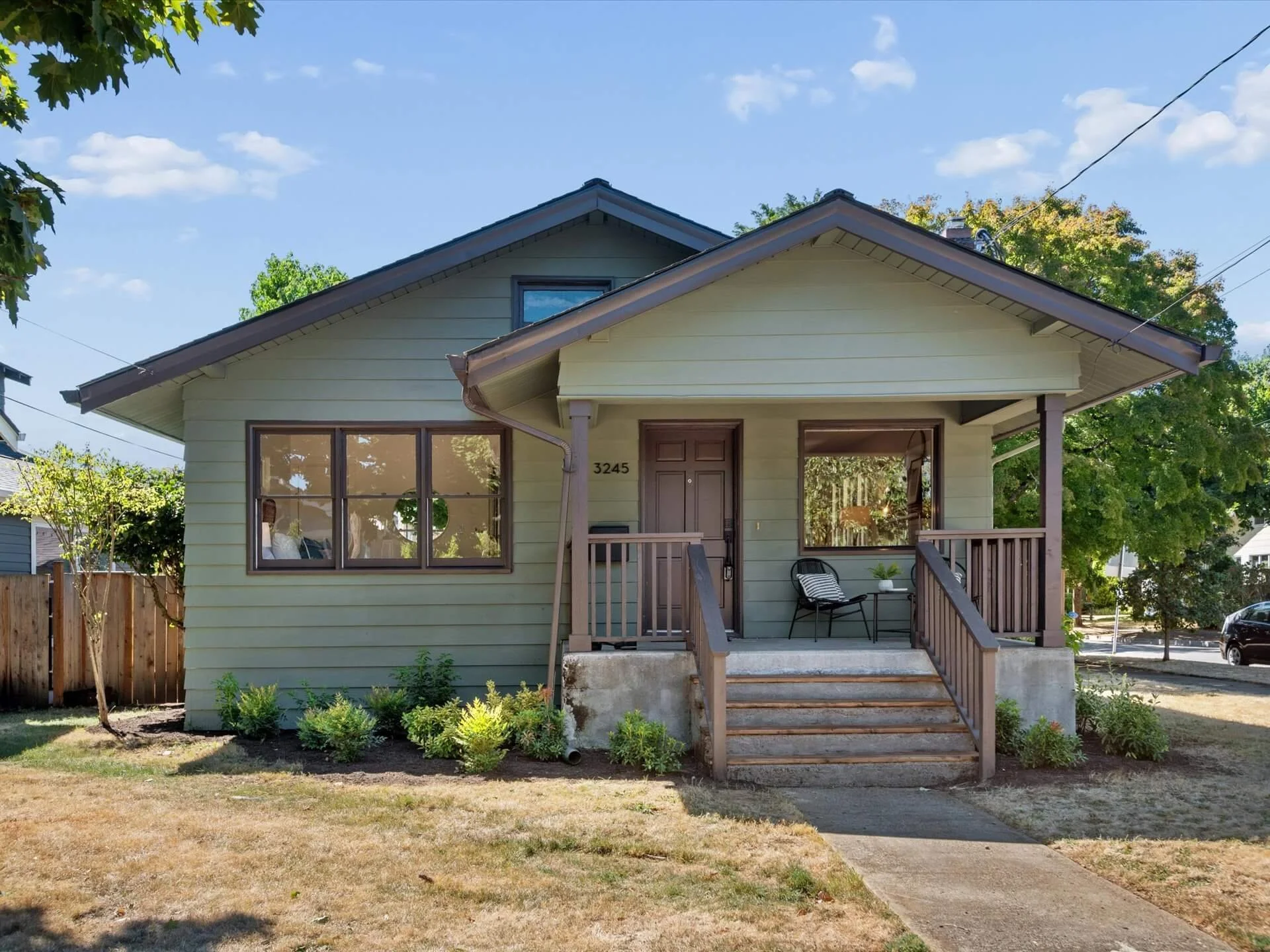 3245 NE 48th Ave. <strong>$774,900 </strong&gt 