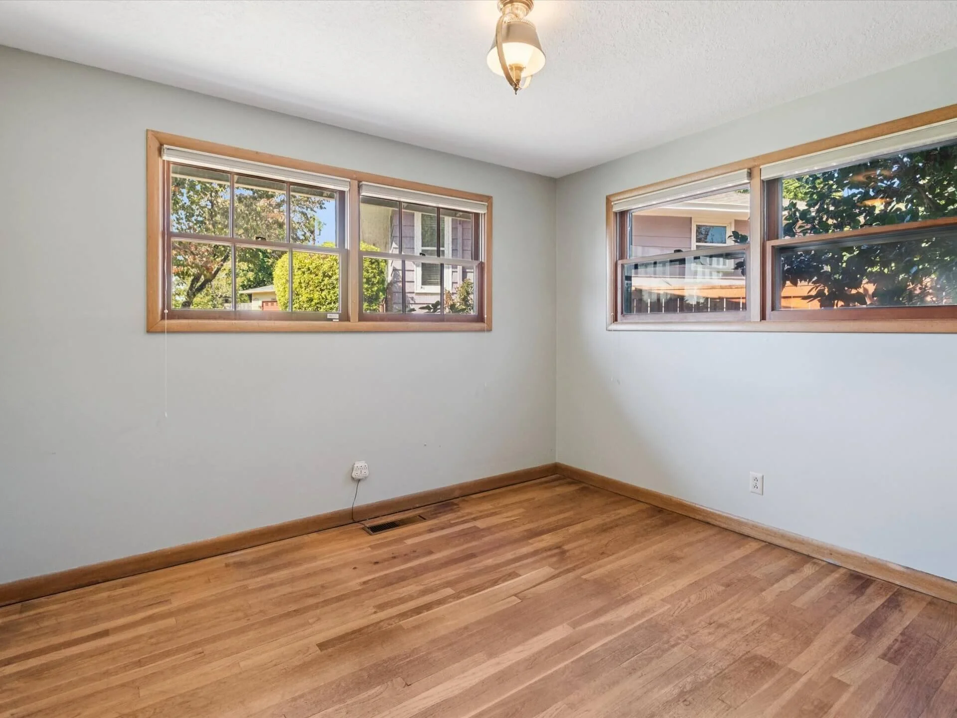 22-SE Lincoln Ct - Portland - 106.jpg