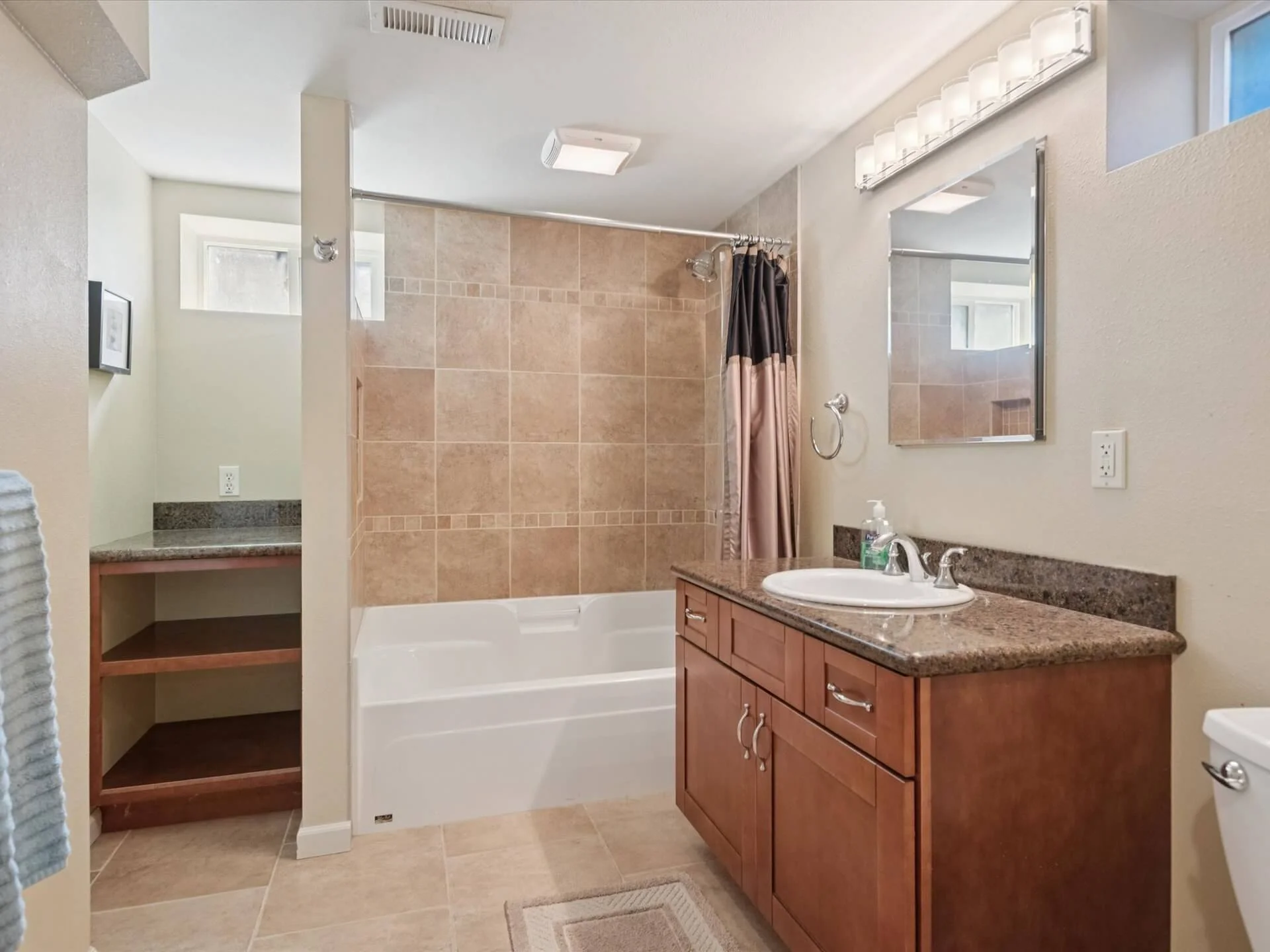32-NE 108th Ave. - Portland - 156.jpg