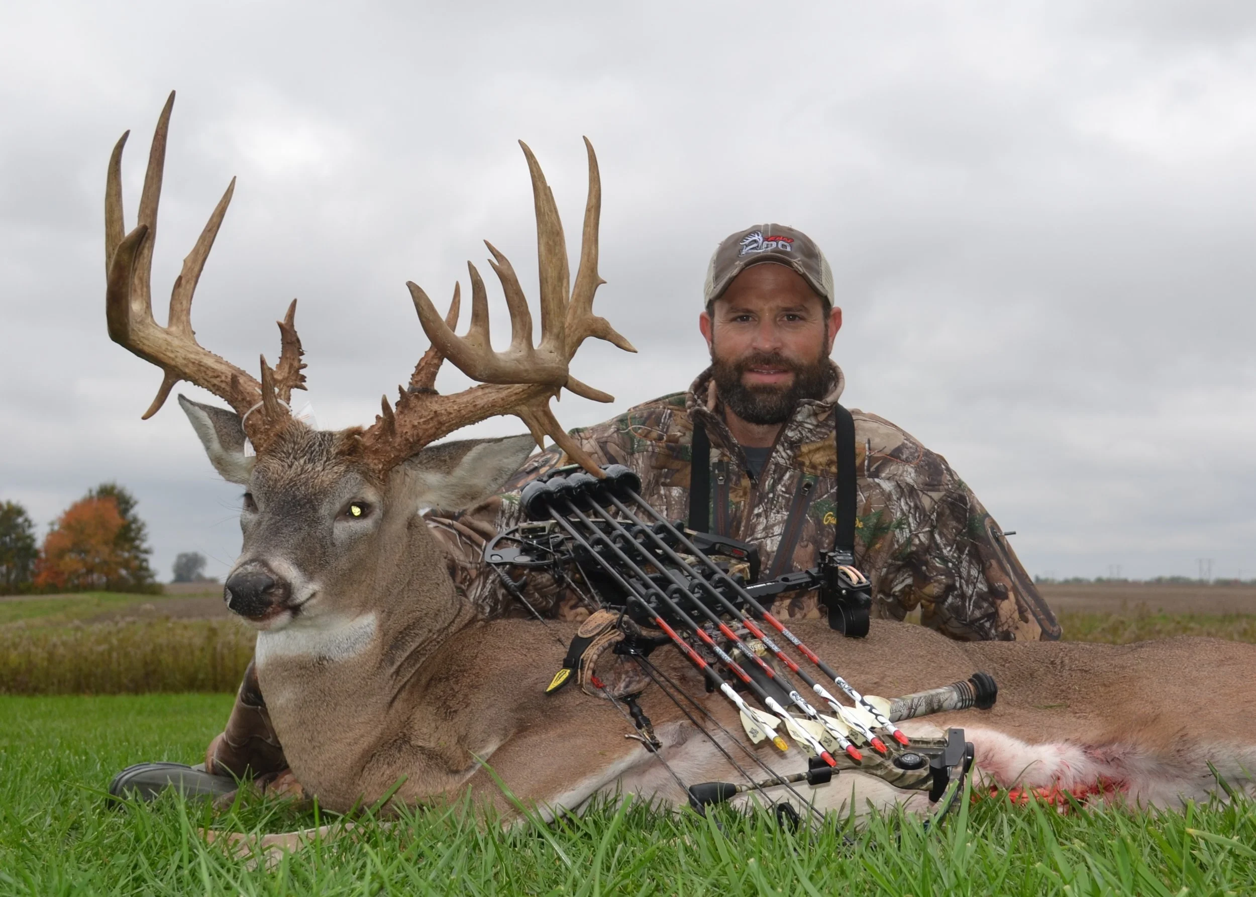 For the Buck of a Lifetime, Hunt by the Moon | Team 200