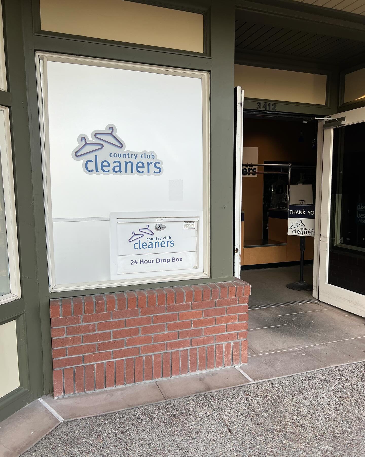Did you know both of our retail store fronts have 24 hour drop boxes?  We do!  So even if we have closed for the day, you can still drop off your items! Your Country Club Cleaners bag is barcoded with your name so we will know it is your items! You c