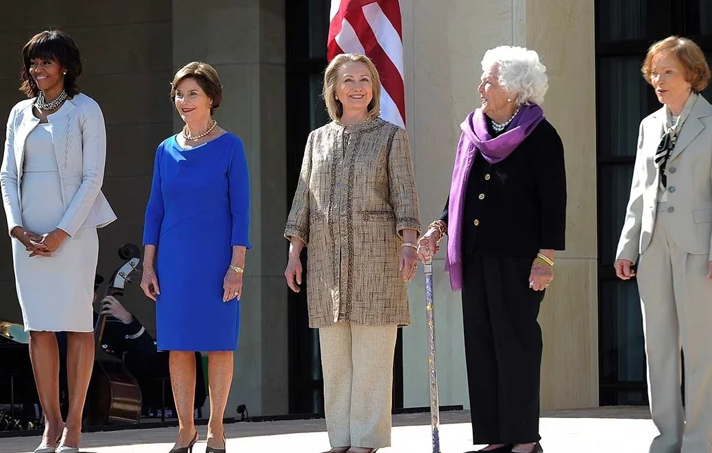 FALL 2018 POL 286: America’s First Ladies This seminar explores American first ladies as political and social actors. Our primary question is: what does American history and politics look like when told through the stories of women with great access to power but with little formal power of their own. We will trace the evolution of the role of First Lady and explore how individual women who have played this role have understood it and adapted it.