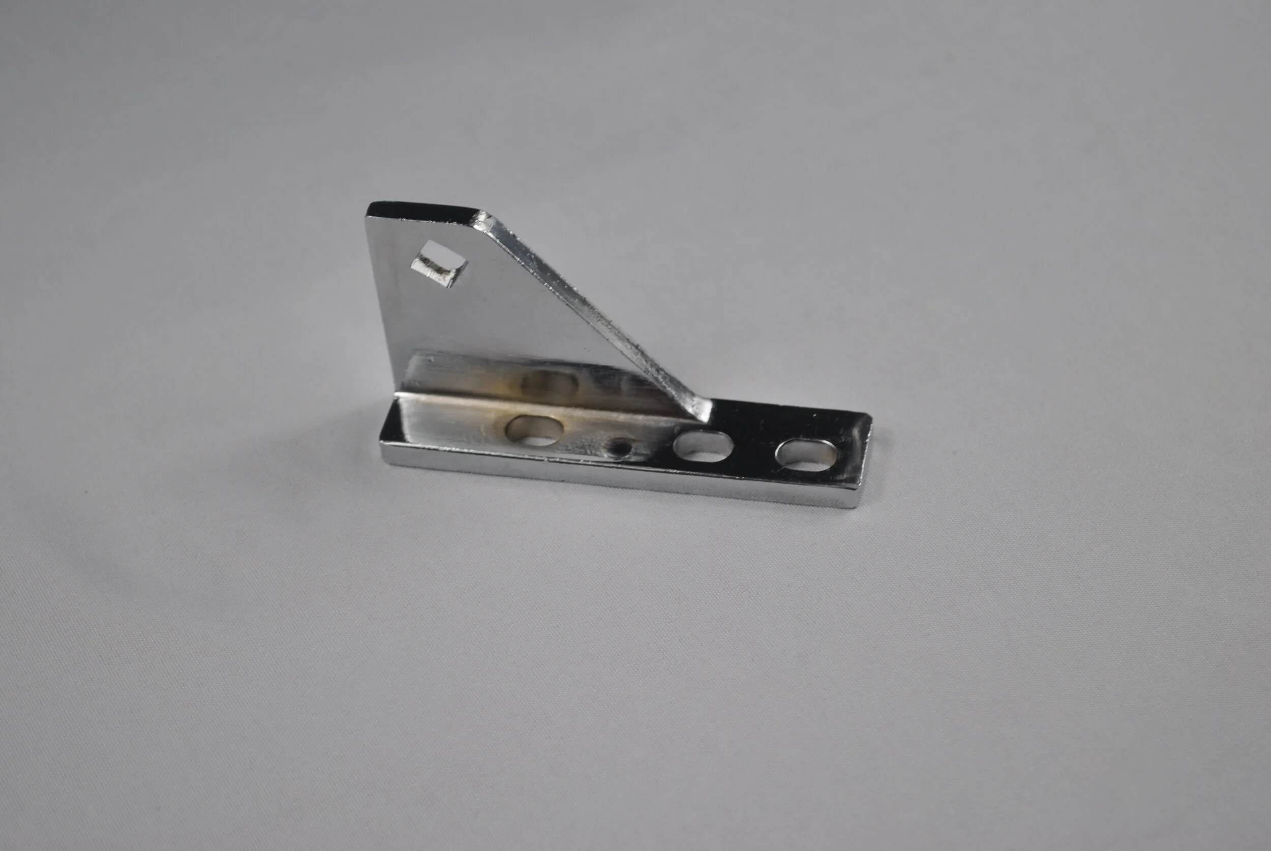 Bottom Right Hinge-27R04.JPG