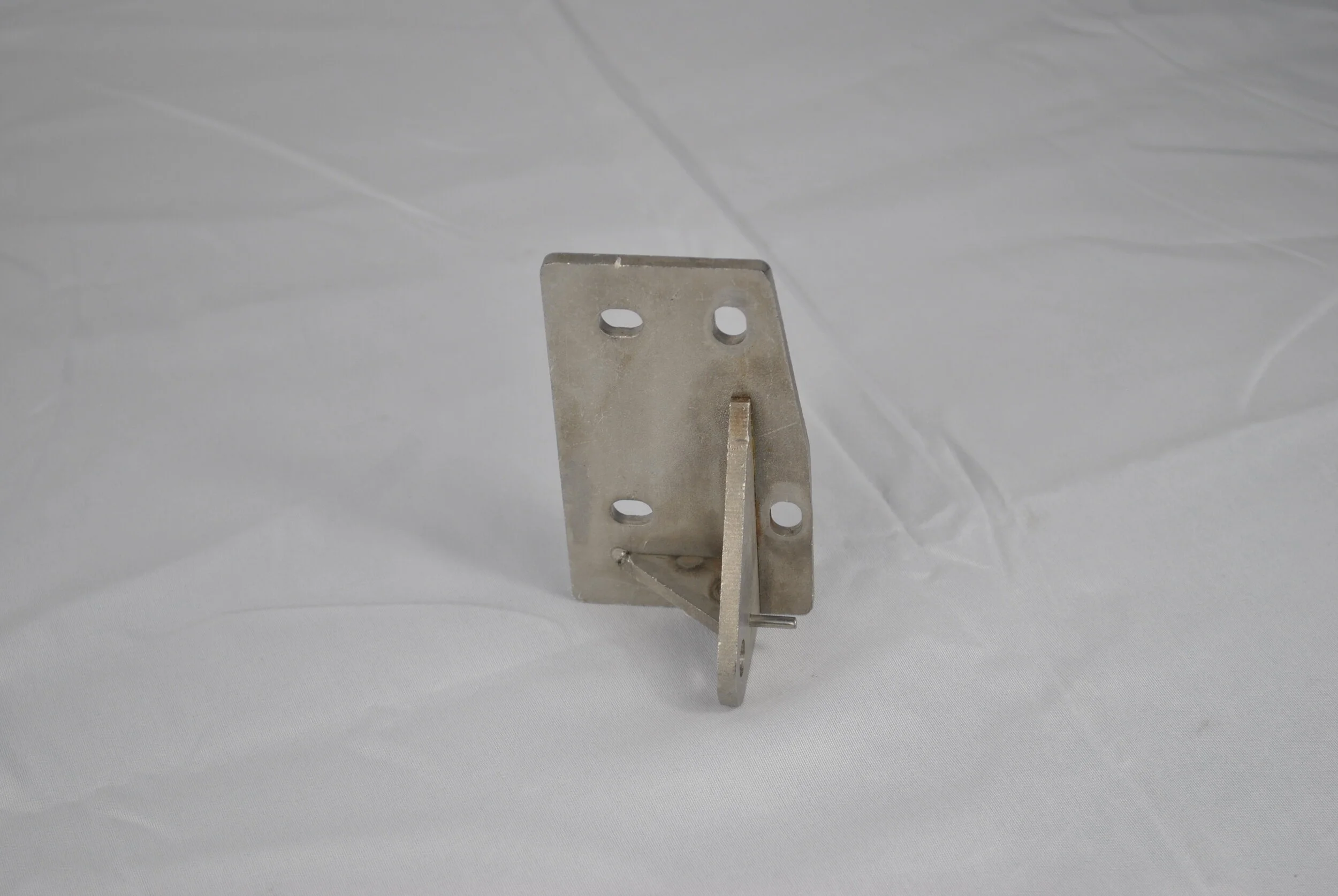 1901 RIGHT BOTTOM HINGE.JPG