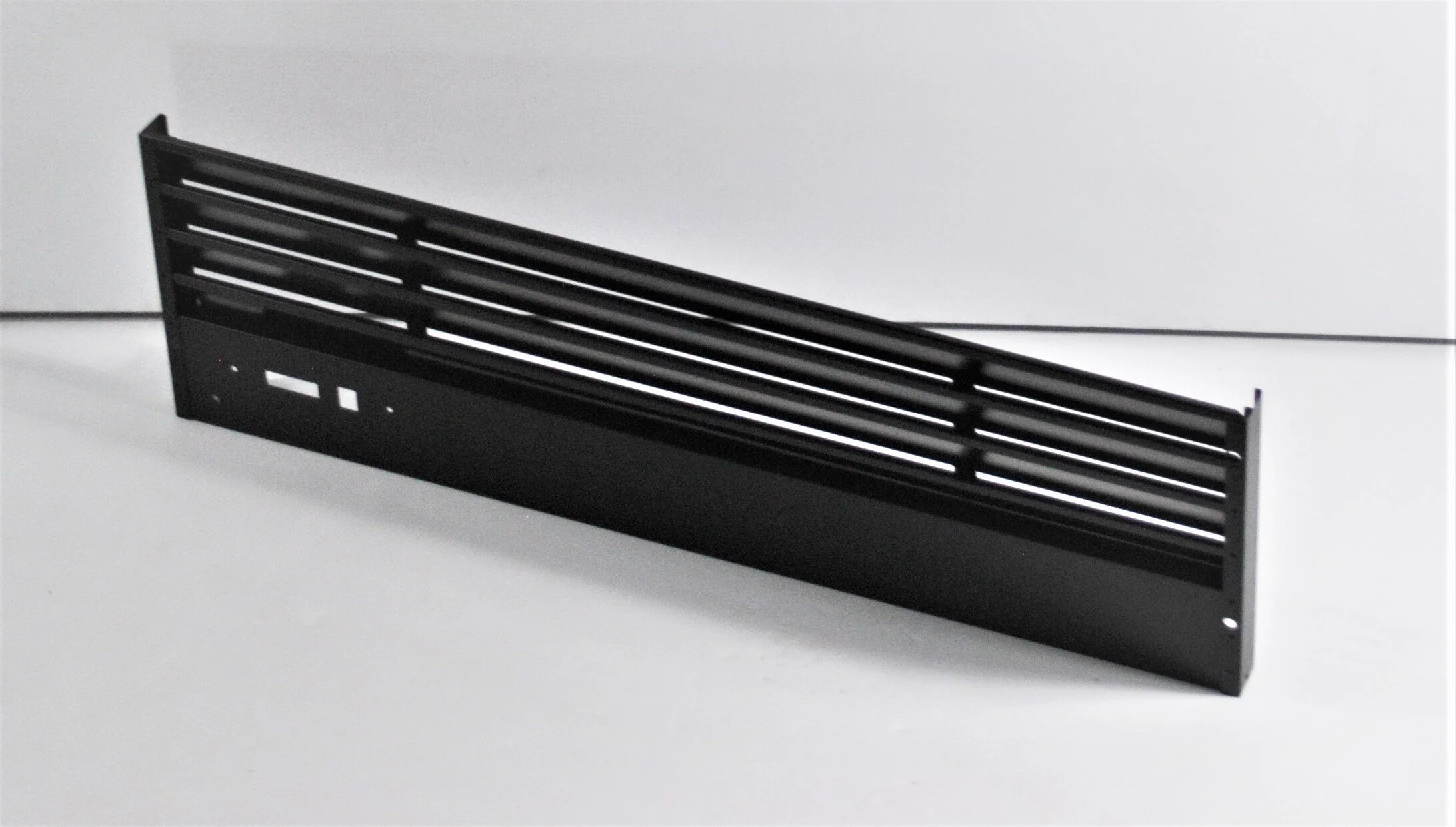 FRONT GRILL 76810.JPG