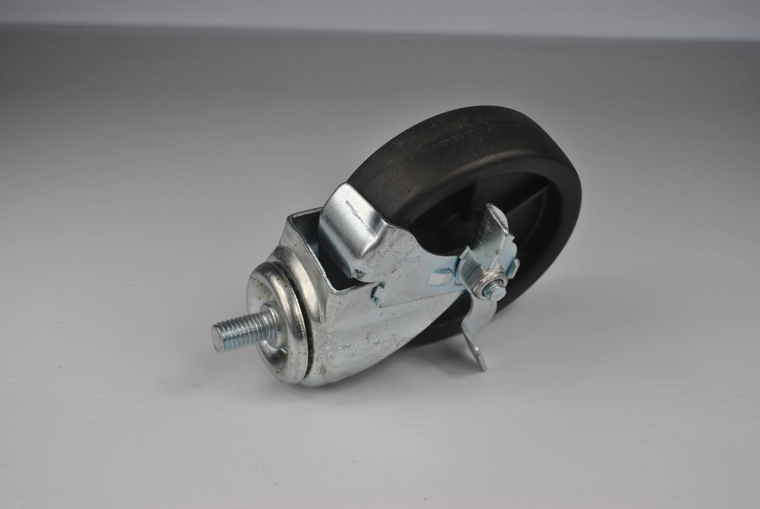 CASTER WITH BRAKE B0604007 (1).jpg