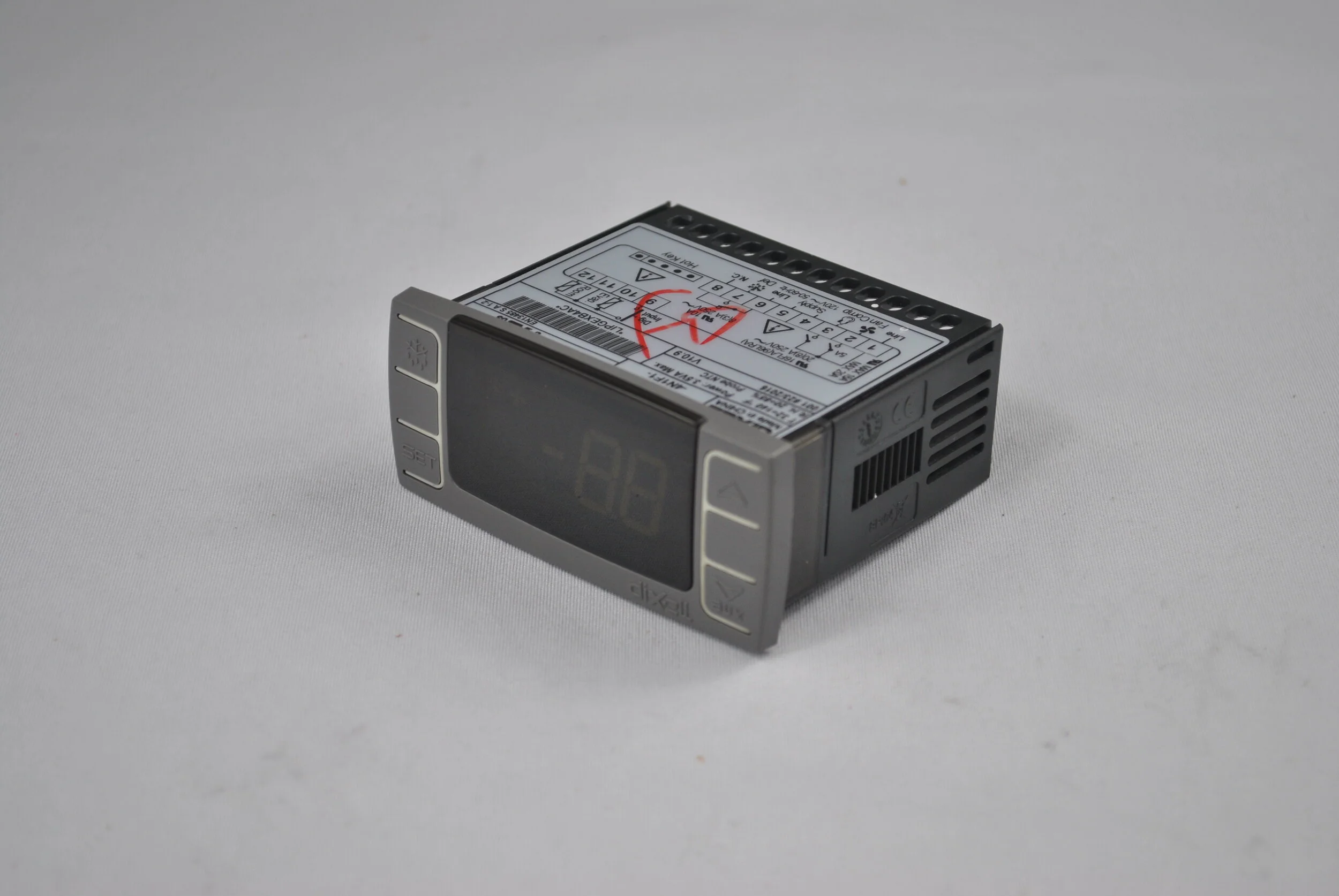 DIGITAL THERMOSTAT W0302137.JPG