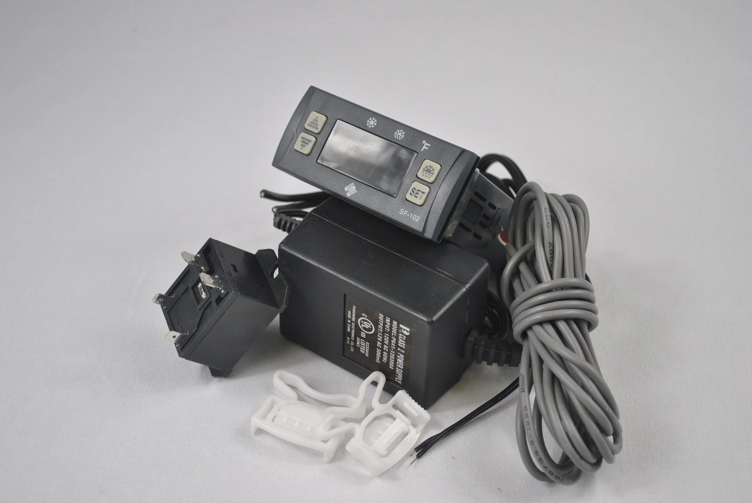 DIGITAL THERMOSTAT WITH RELAY SF-102-1.jpg