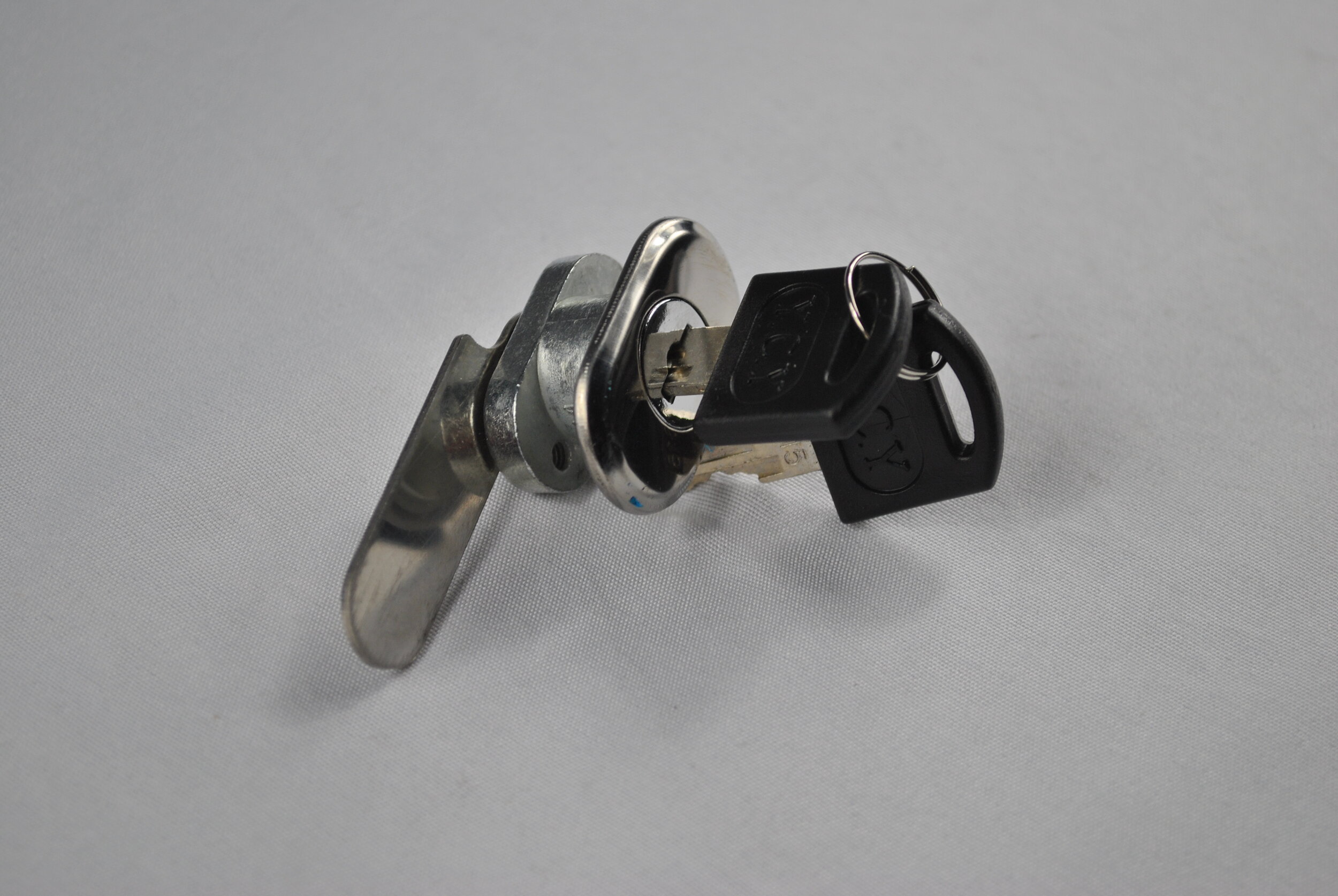 KEYS GLASS DOOR AND LOCK-U4825.JPG