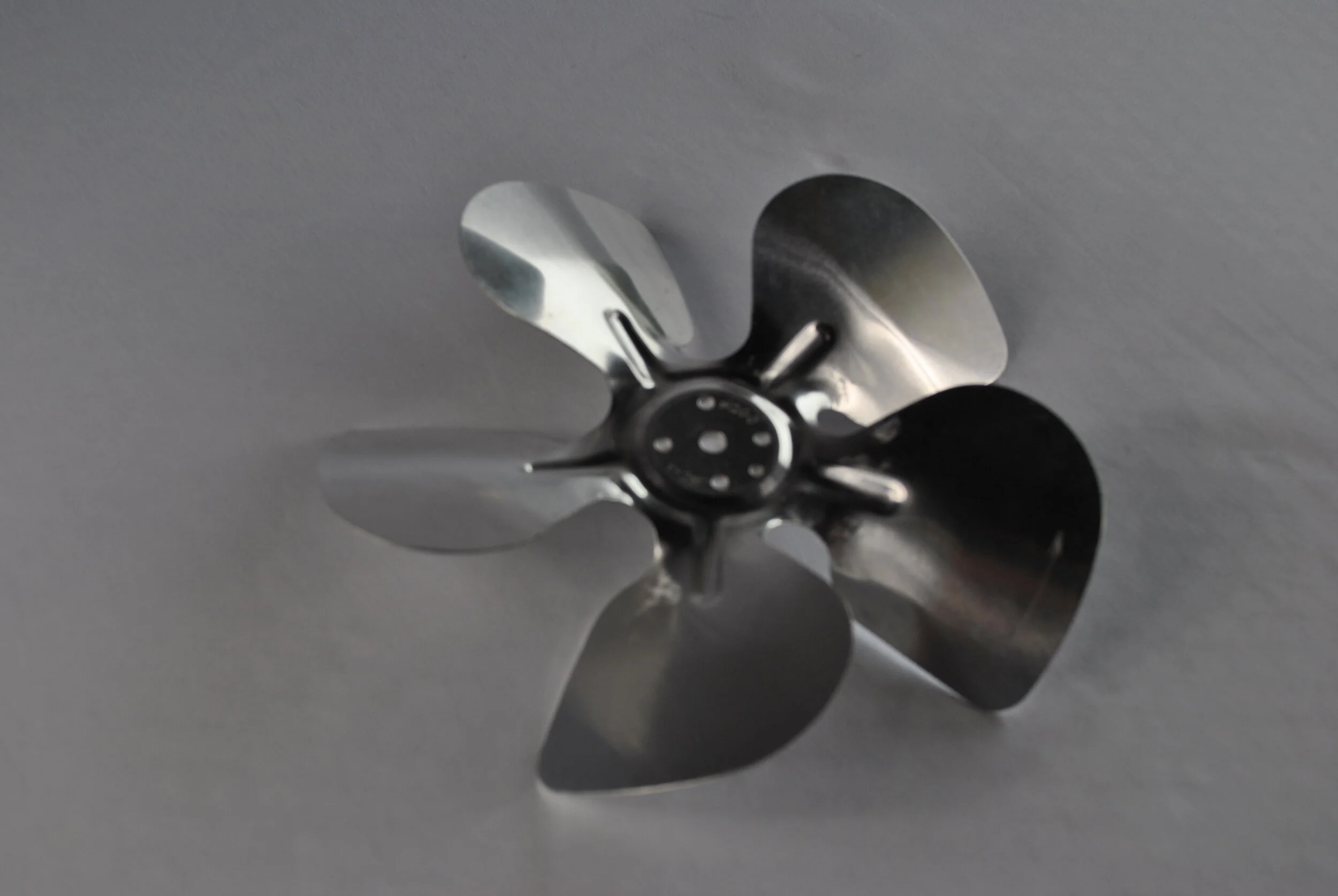 CONDENSER FAN MOTOR BLADE P130 (1).JPG