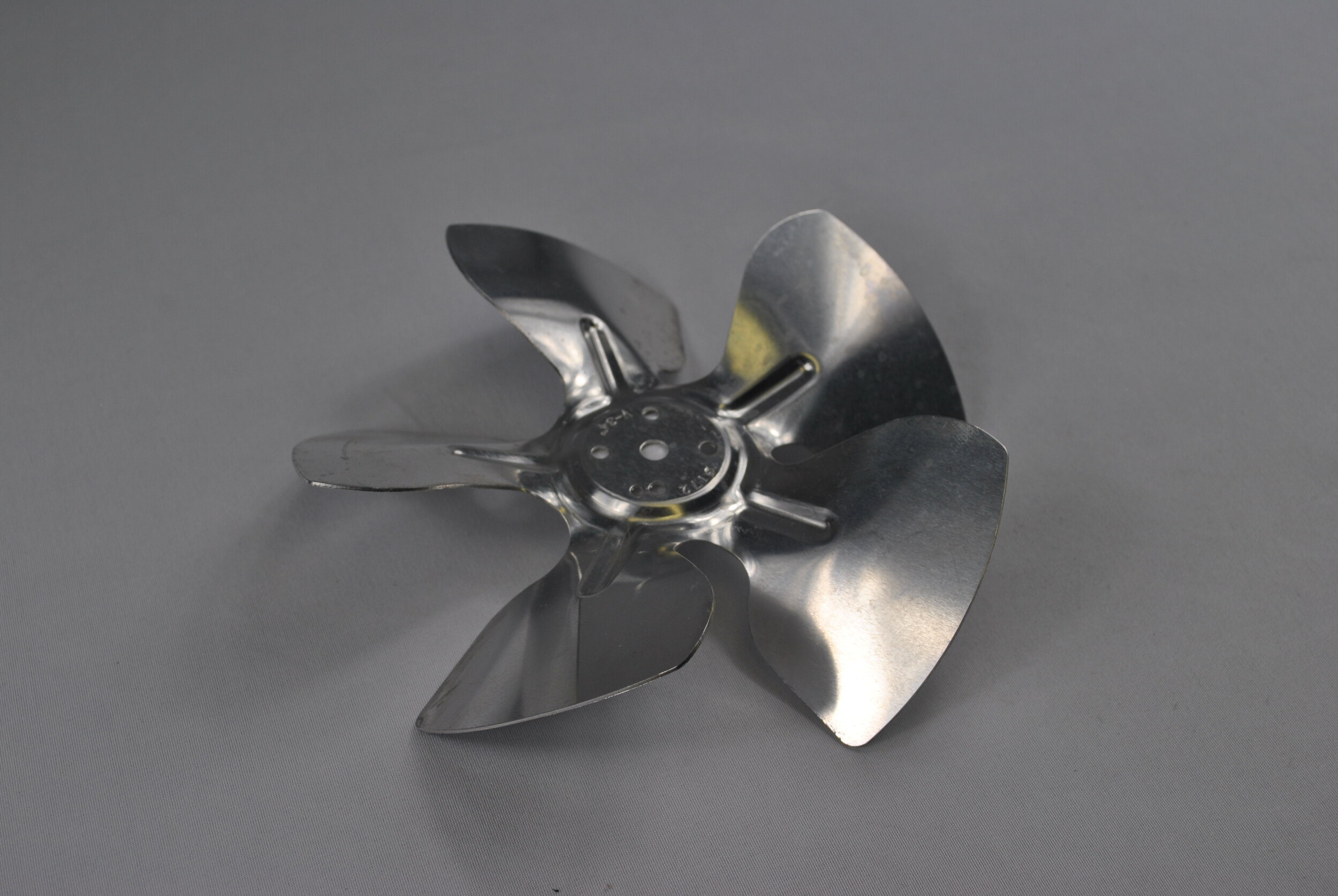 EVAPORATOR FAN BLADE MEASUREMENT W0301059.jpg