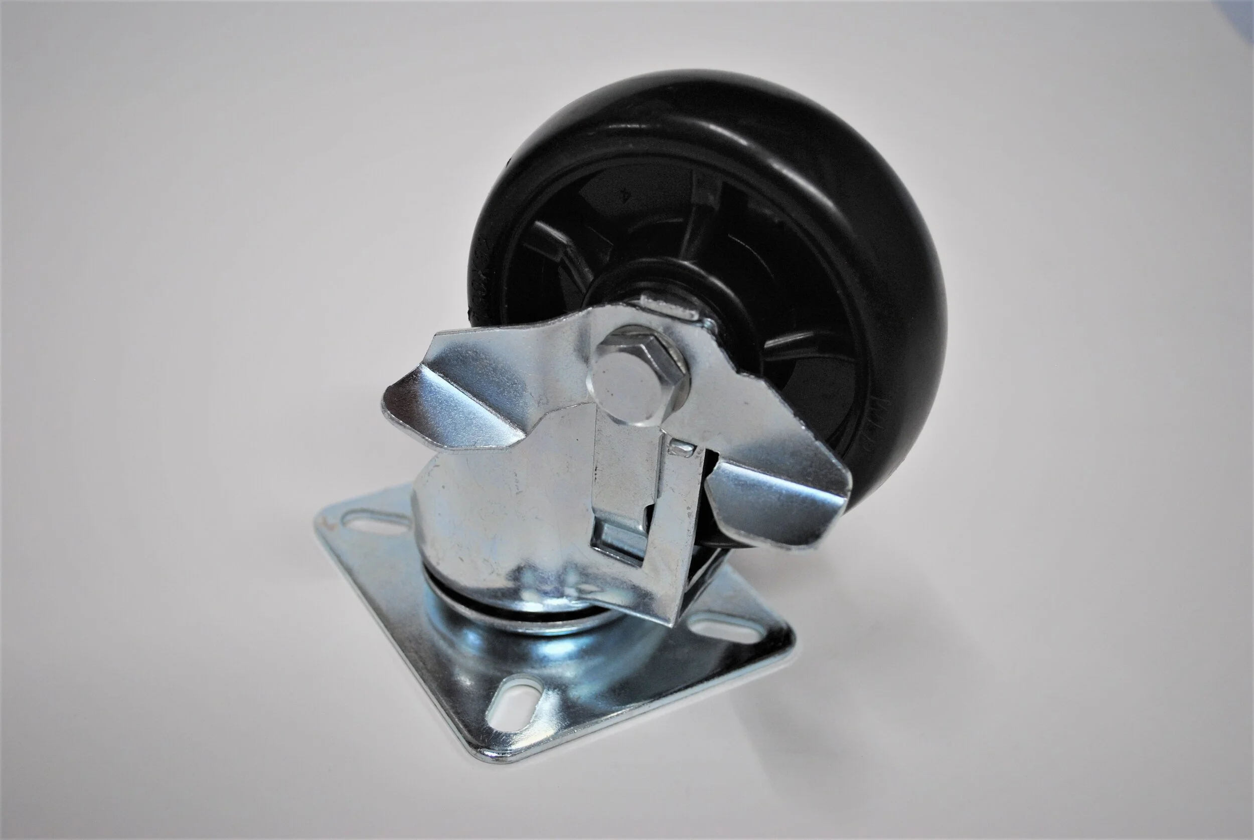 4 CASTER WITH BRAKE 76804.jpg