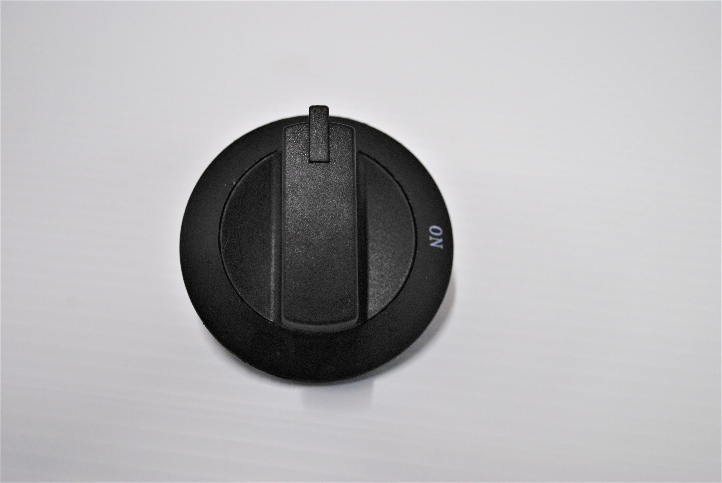 KNOB 301110274 (BLACK).jpg