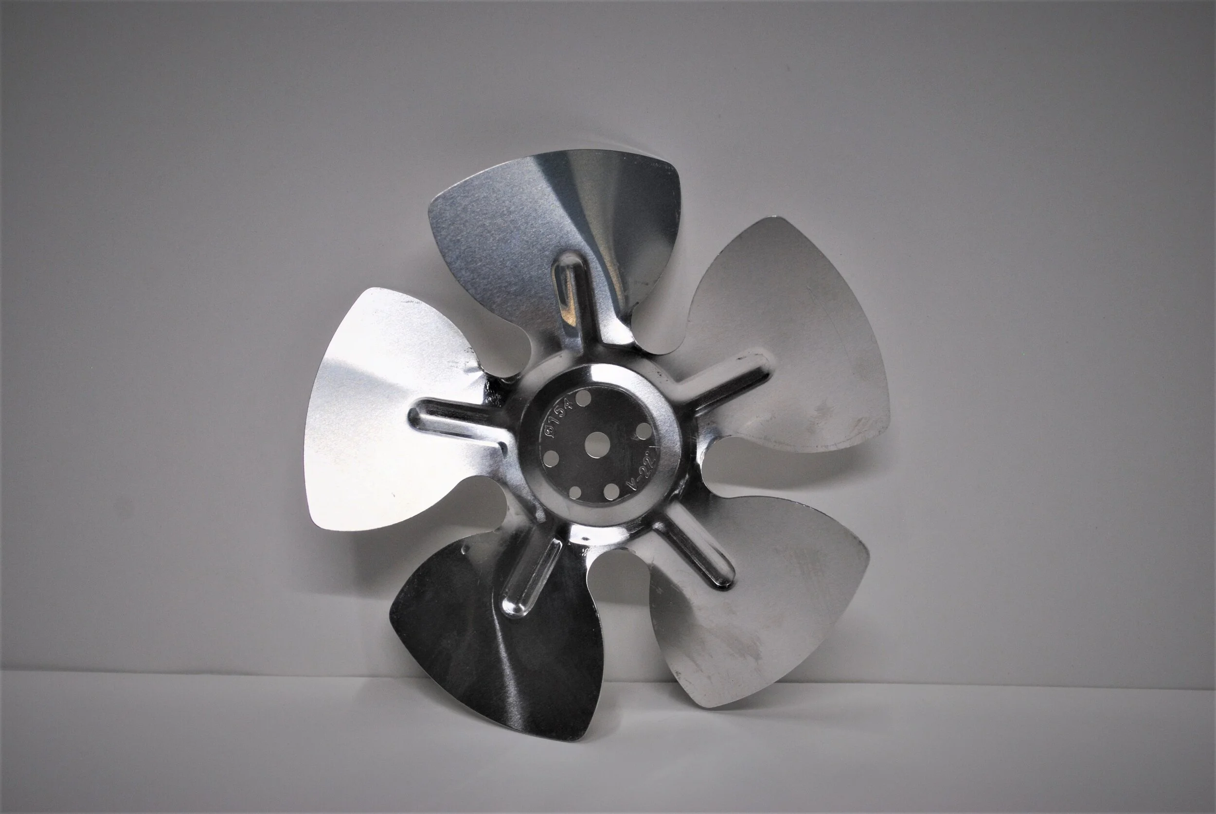 EVAPORATOR FAN MOTOR BLADE 64824.jpg