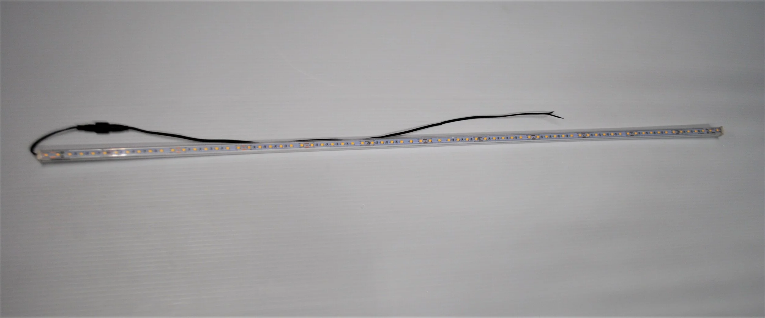 DELI LED 12X12X1000mm 16W.jpg