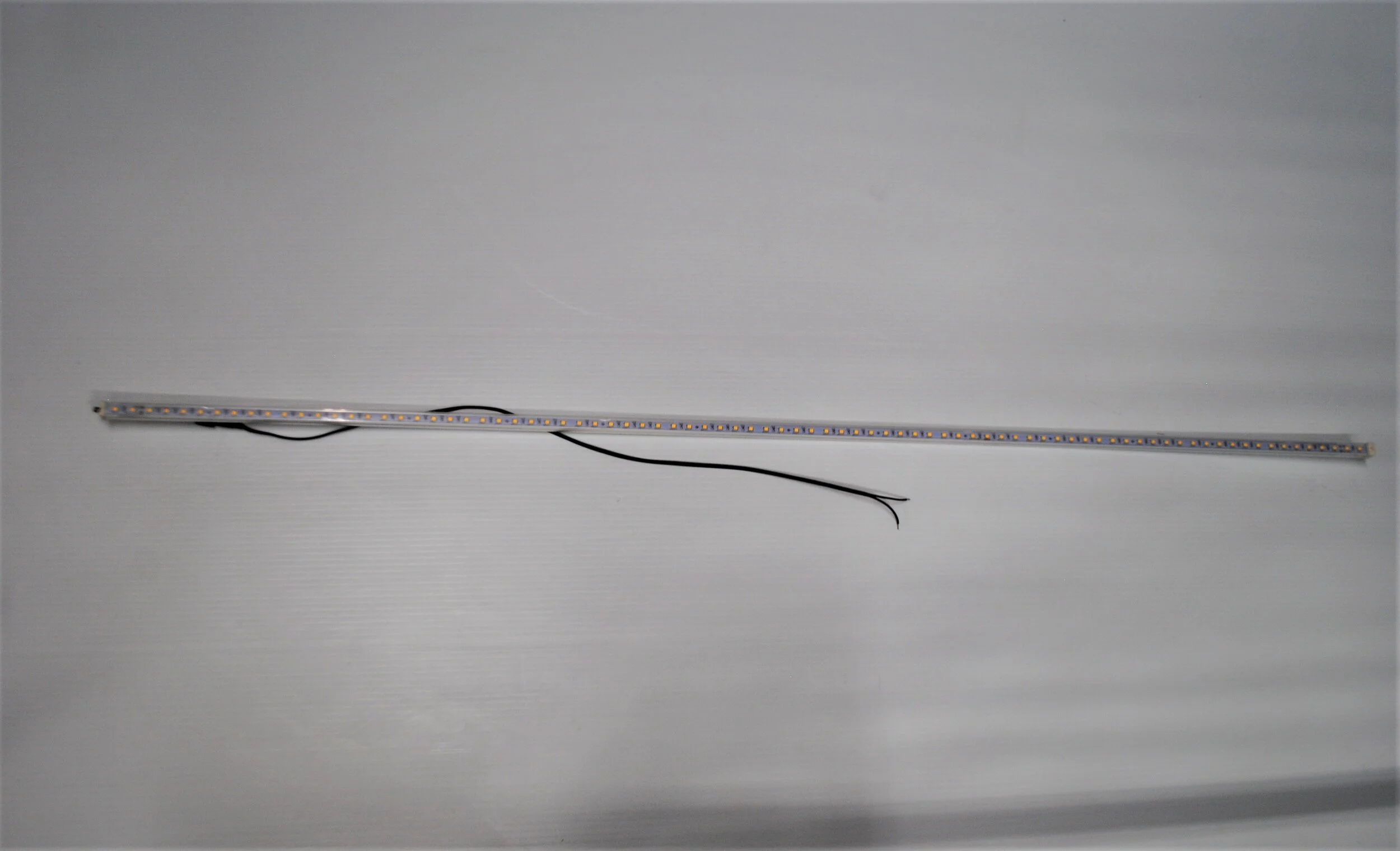 DELI LED 12X12X1200mm 19W.jpg