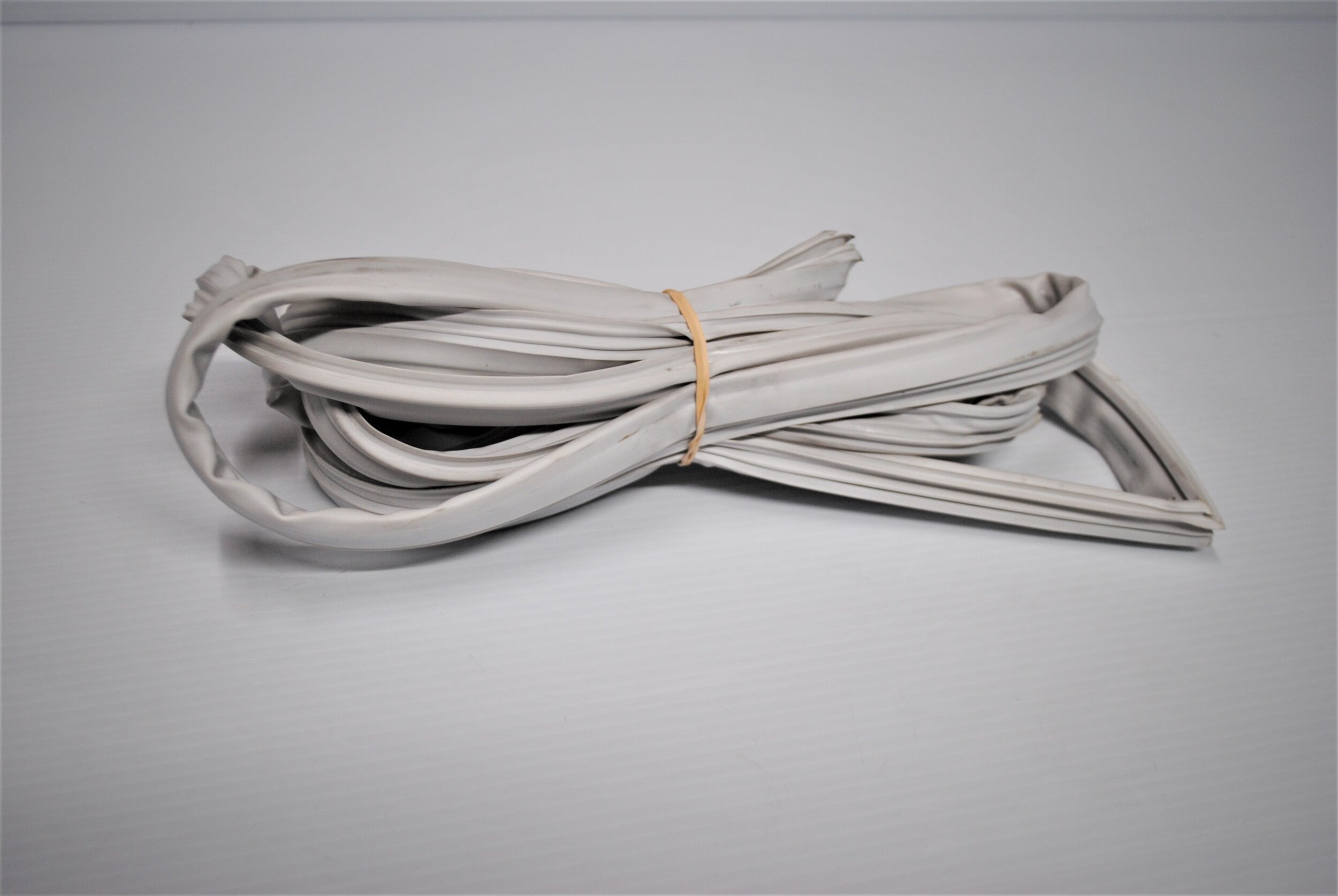 GLASS DOOR GASKET 76820.jpg