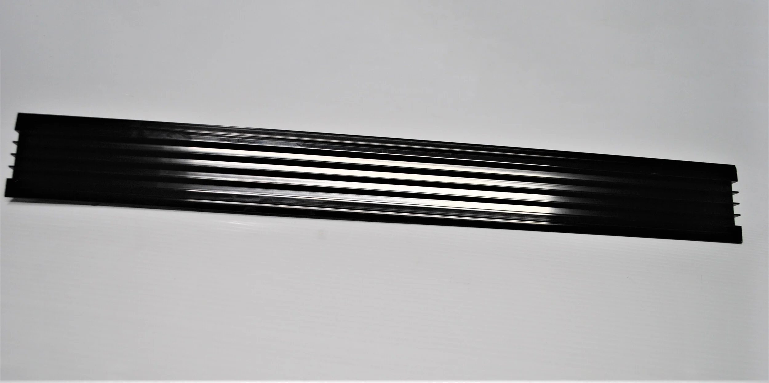 BLACK GRILL W0410351 .jpg