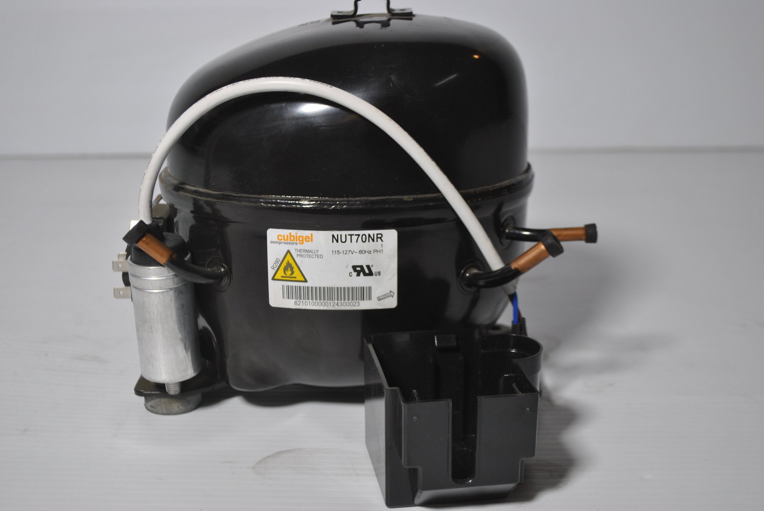 COMPRESSOR NUT70NR1 17209010045.JPG