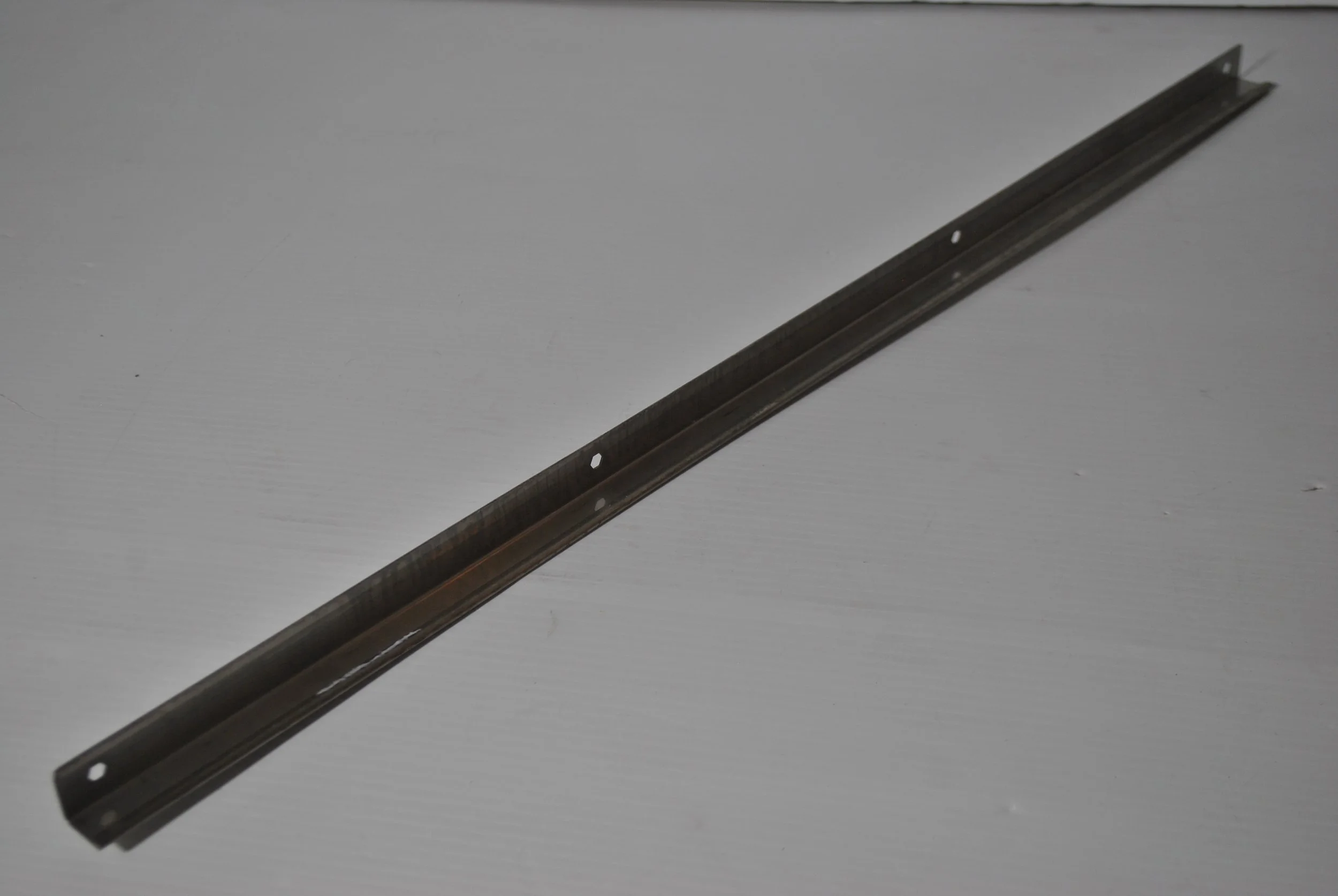 SHELF RAIL (2) 2199001081.JPG