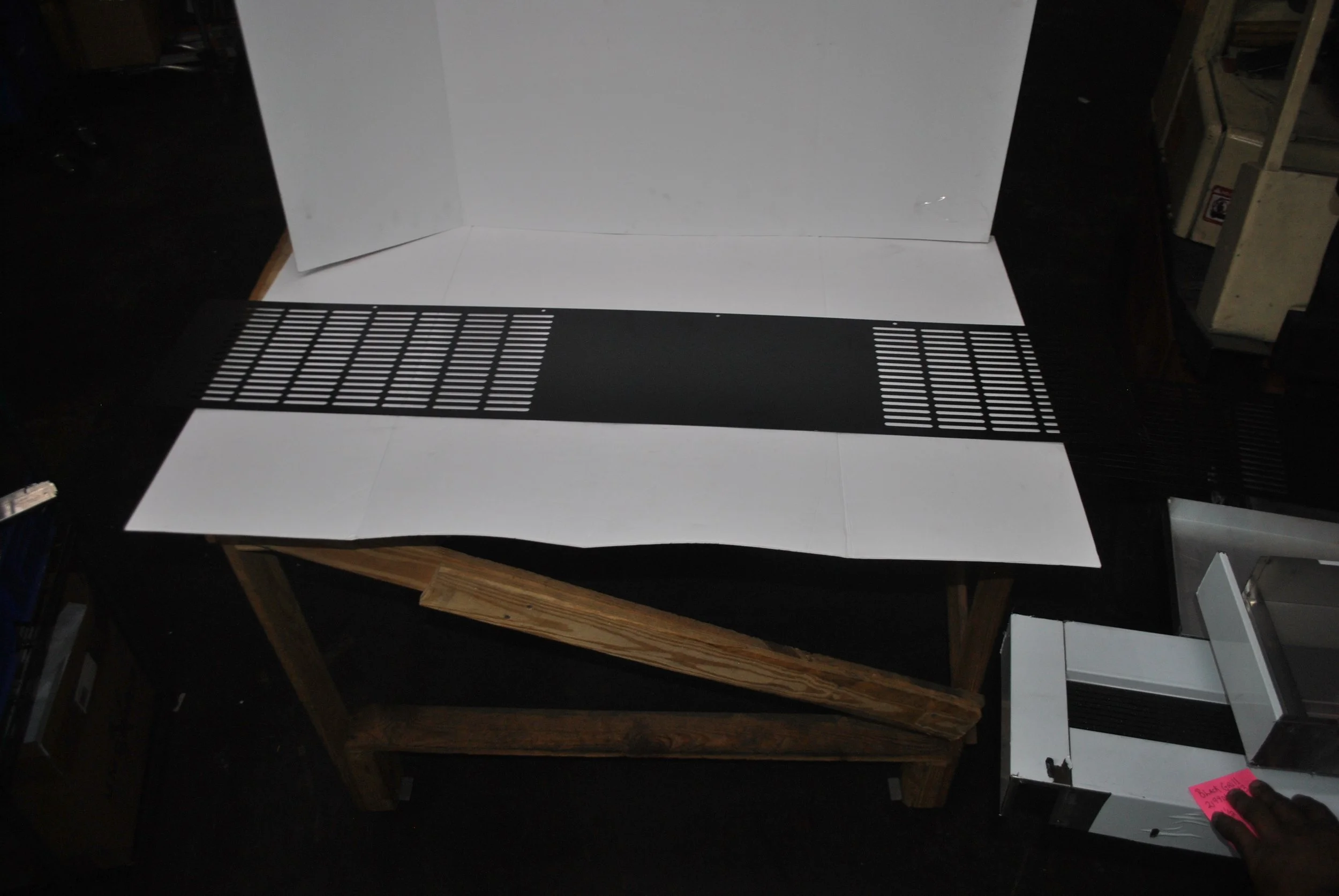 BACK GRILL 2199001543.JPG