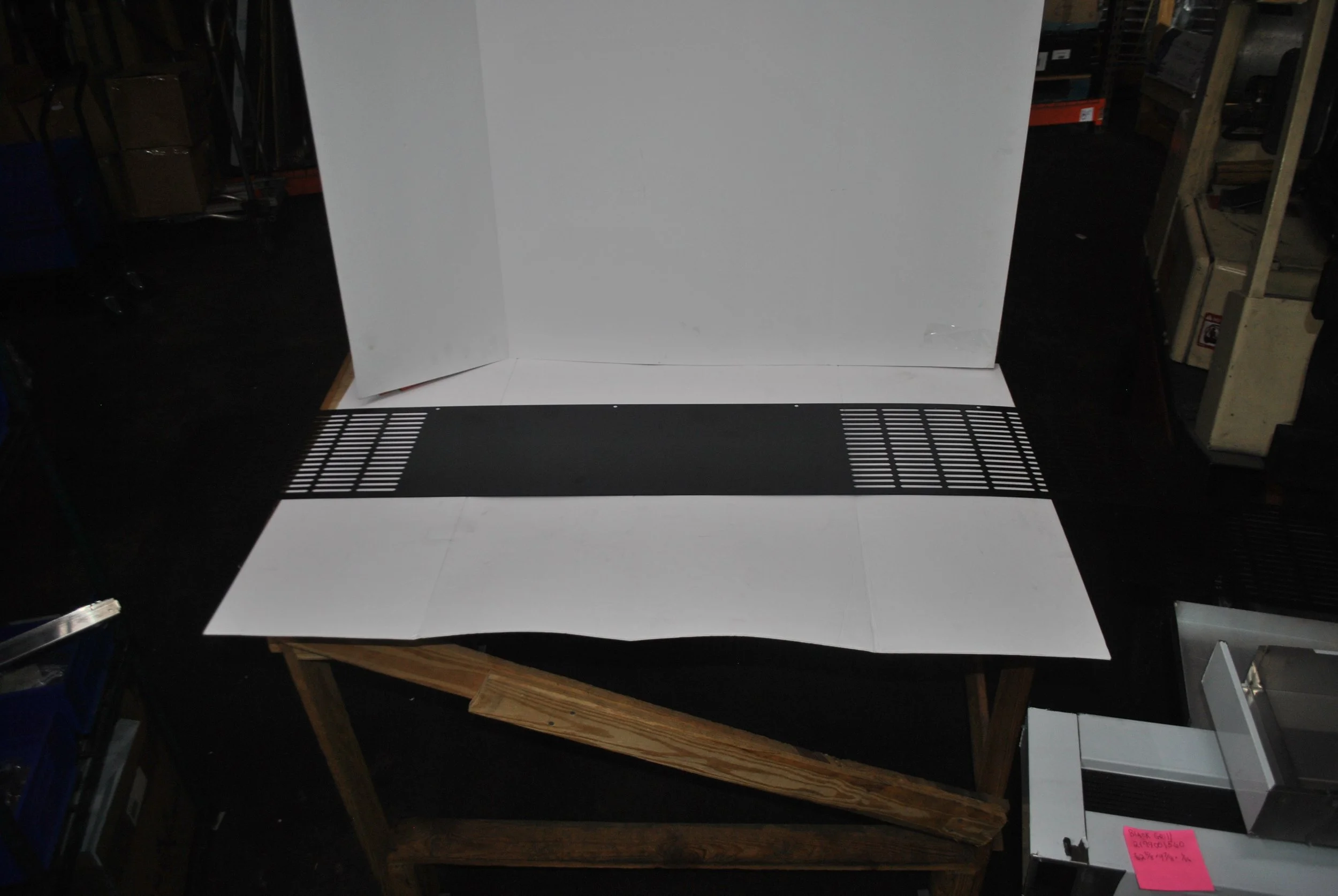 BACK GRILL 2199001560.JPG
