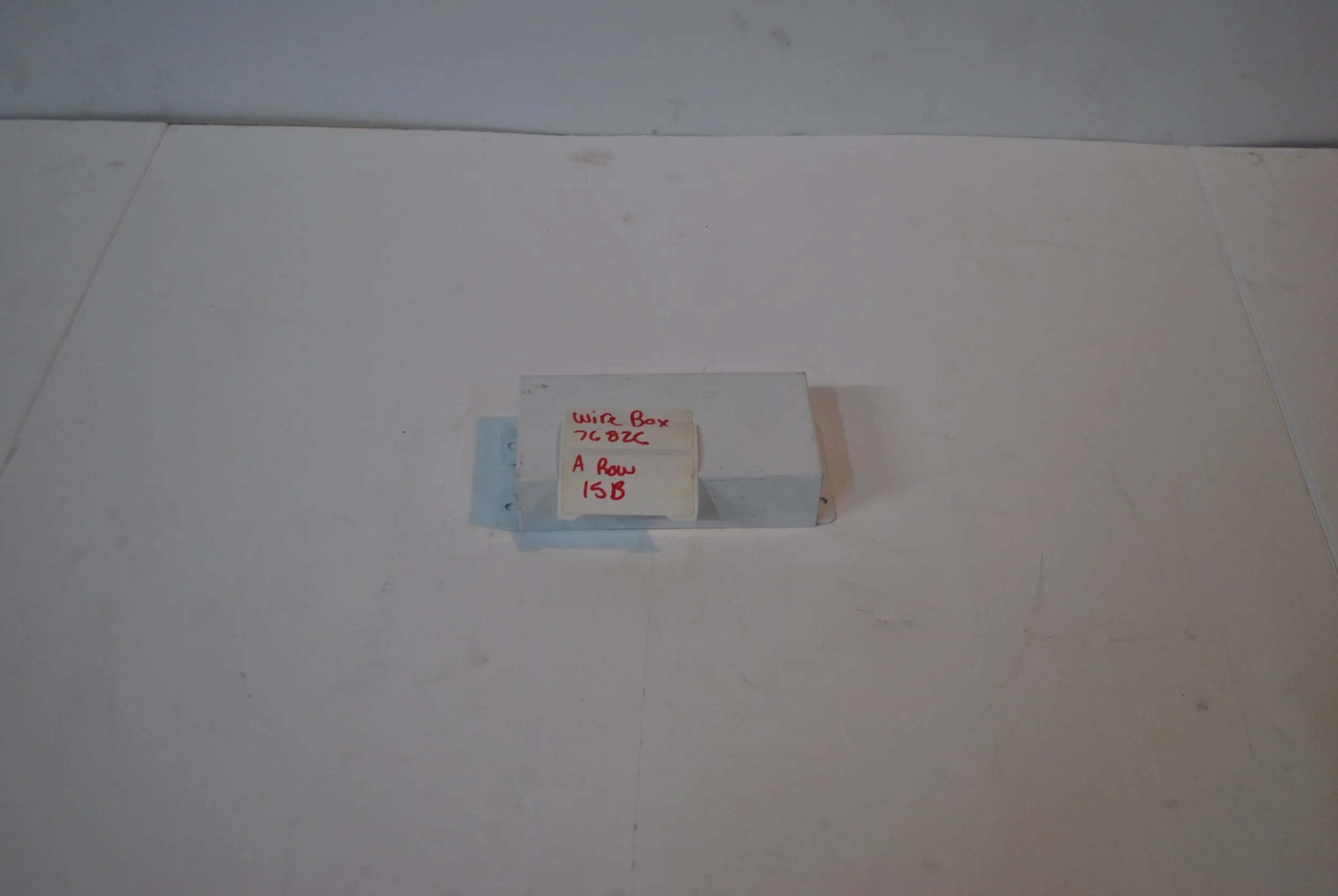 WIRE BOX FOR LED BULB 76826.JPG