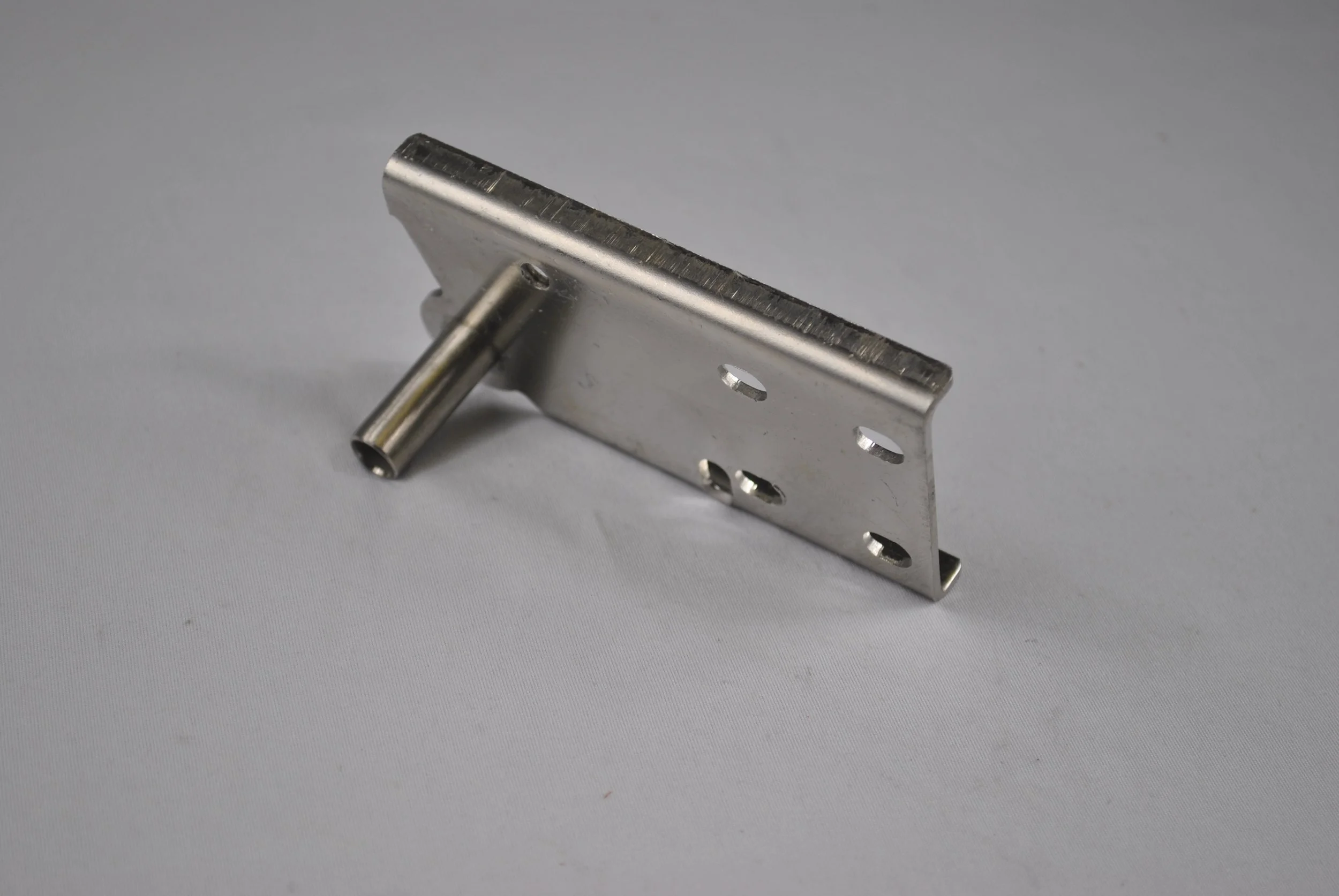 HINGE BOTTOM RIGHT W0604028.jpg
