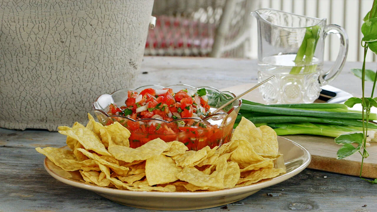 scrumptious-chunky-salsa-1.png