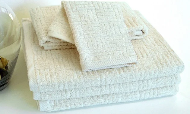 Nandina Towels.jpg