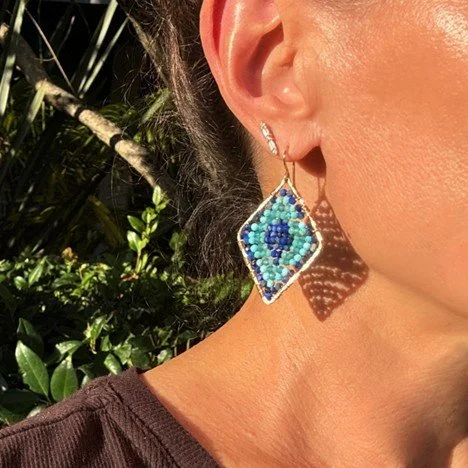 Earring.DiaHarborBlueModel.jpg