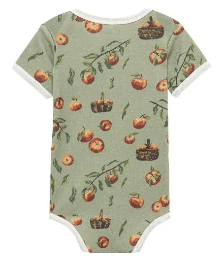 Apple2.jpg