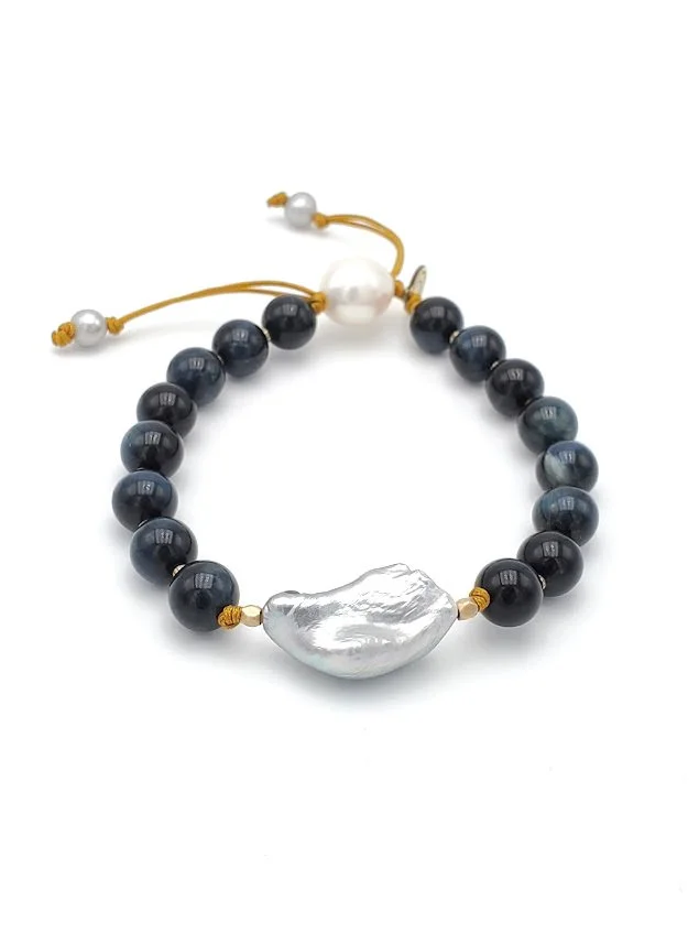 blue tiger and biwa 1105 2.jpeg