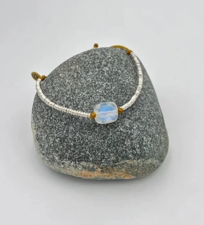 silver+and+moonstone+on+rock.jpg