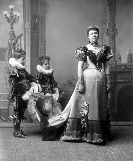 Archie Gordon, his cousin Cosmo Gordon, and Lady Aberdeen, 1894