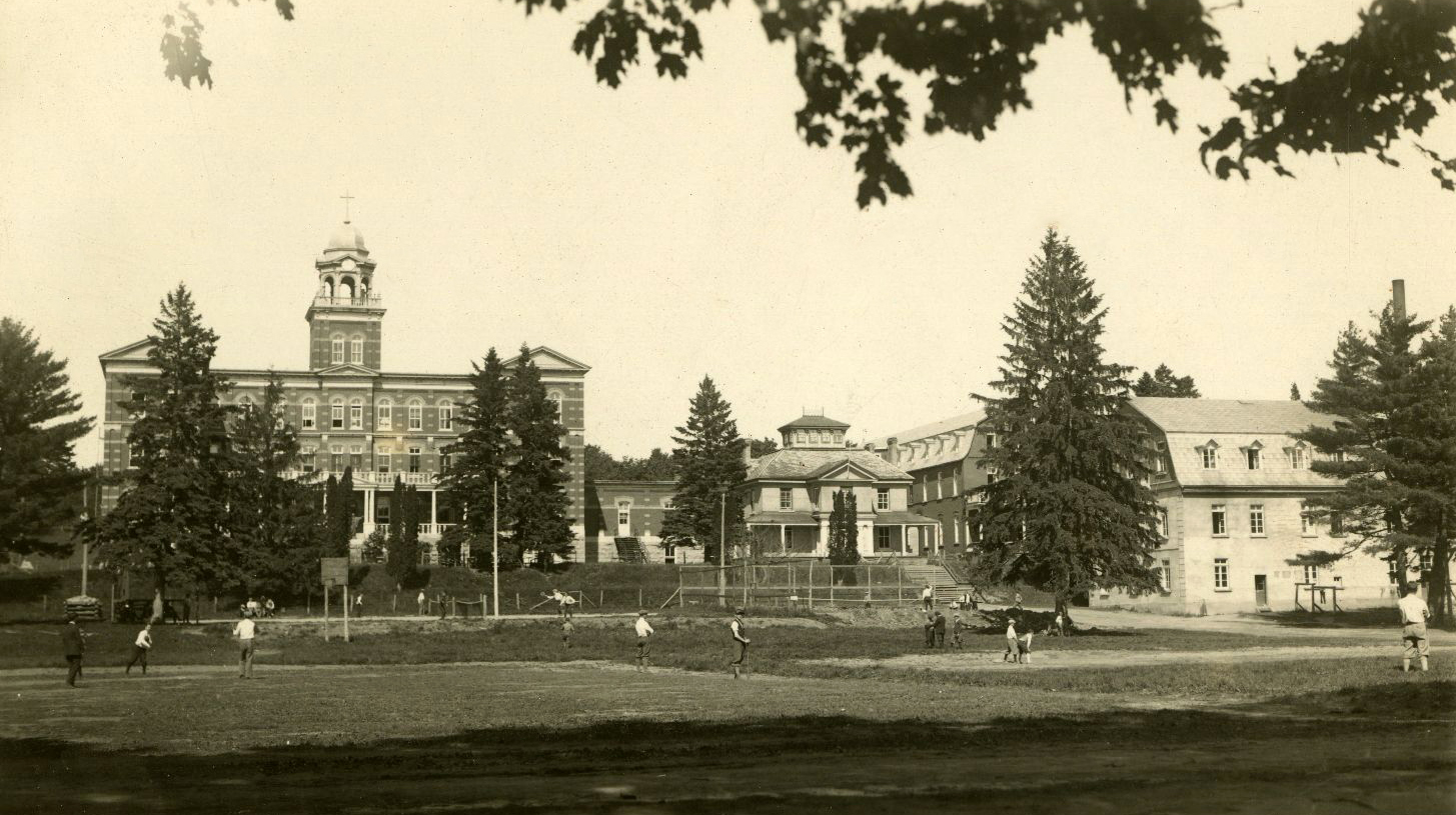 Collège Saint-Alexandre à Pointe-Gatineau, 1920